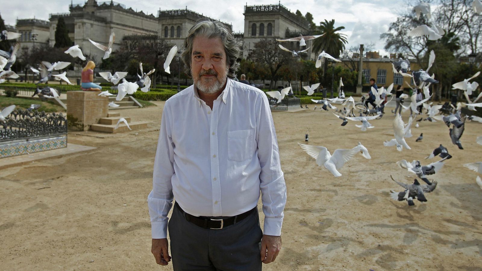Roqueni, en uno de sus sitios favoritos del Parque de María Luisa. Roqueni, en uno de sus sitios favoritos del Parque de María Luisa.