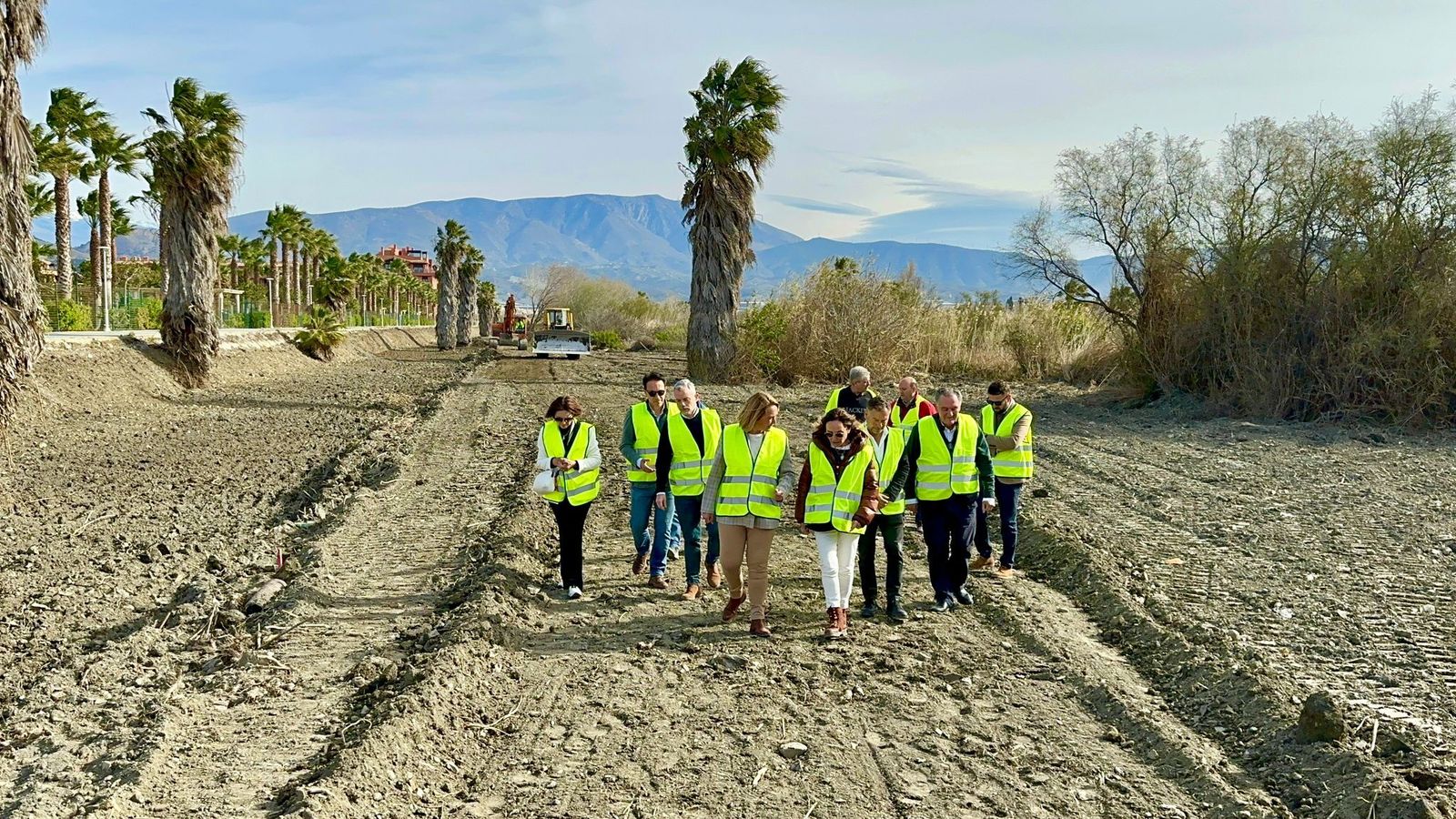 El vial que unirá Playa Granada y Playa de Poniente será transitable este verano