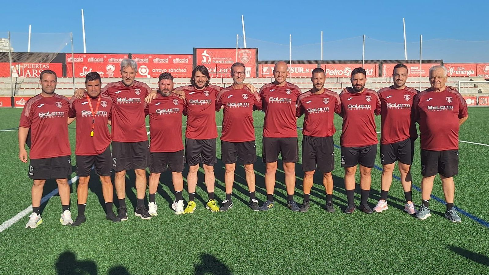Álvaro Cejudo y su cuerpo técnico para esta temporada.
