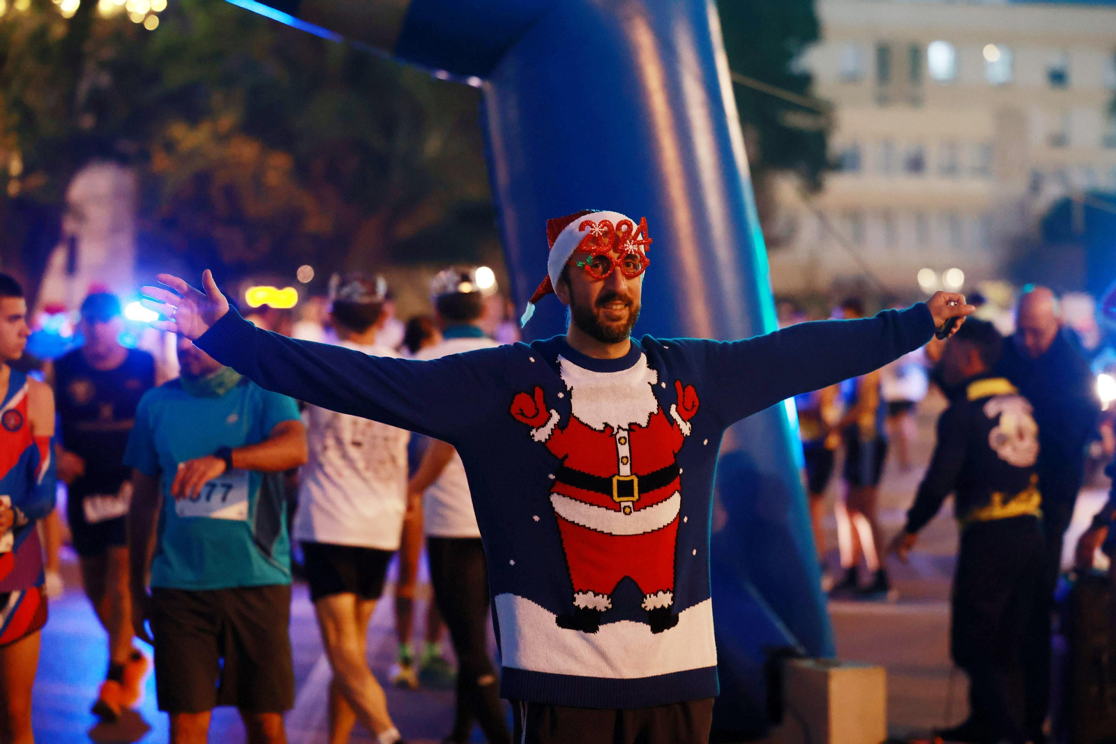 San Silvestre en Cádiz 2023: Las mejores y navideñas imágenes de la carrera