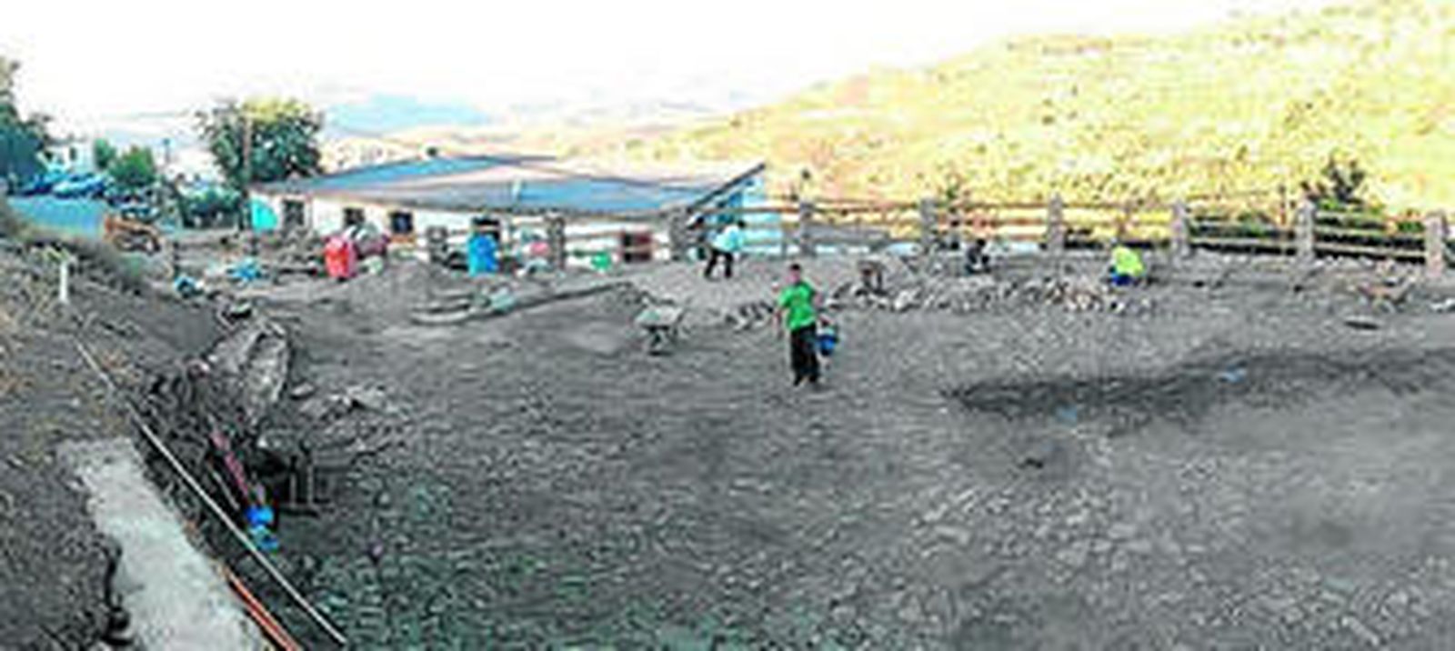 Laroles levanta su propio teatro al aire libre en el corazón de la Alpujarra