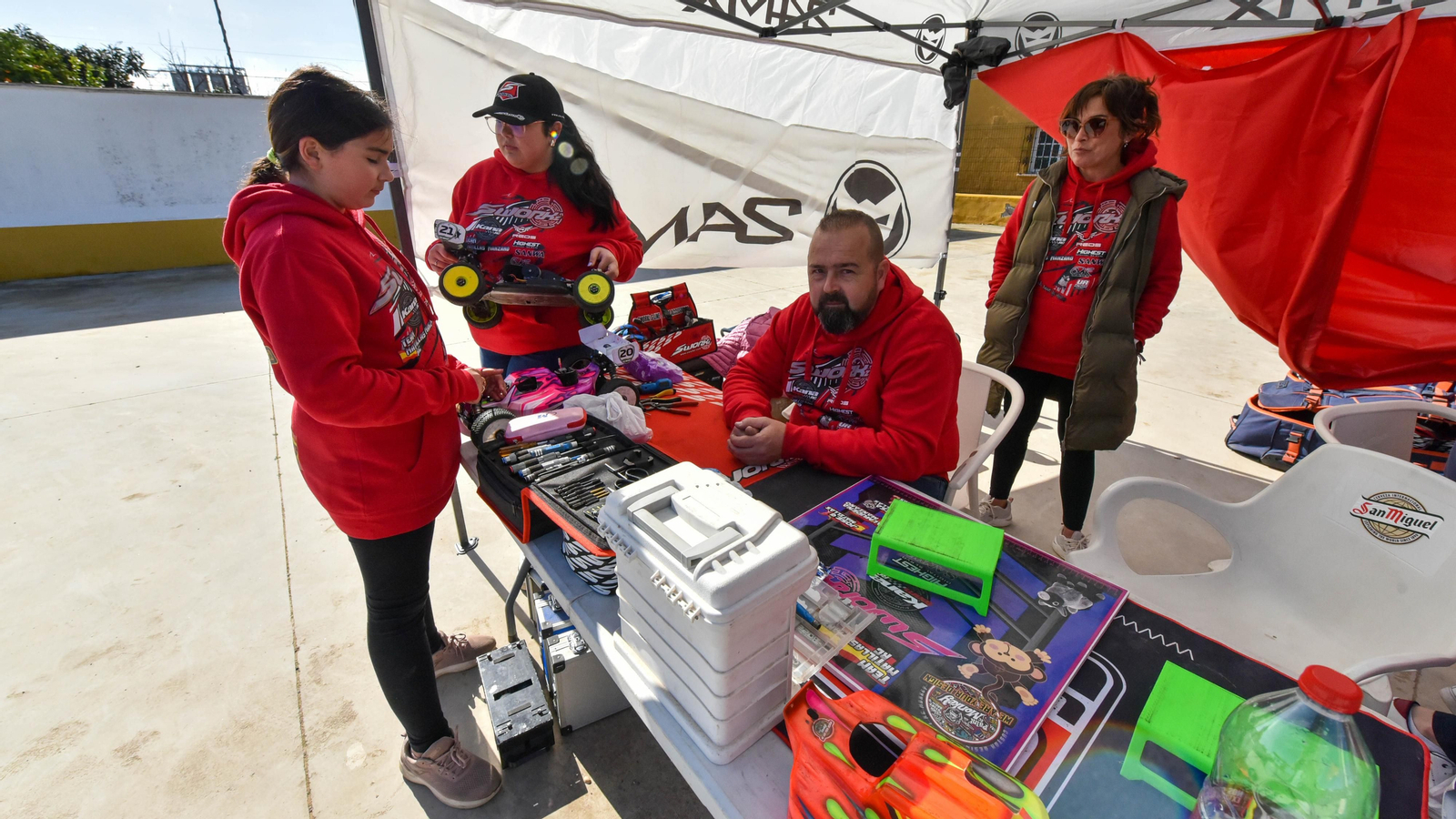 Las fotos del Campeonato Andaluz de coches de radio control en el circuito RC 'El Estrecho' en San Roque