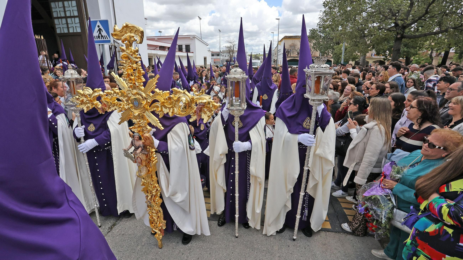 Imágenes de la Hermandad de Salud de San Rafael en el Martes Santo de Jerez 2025