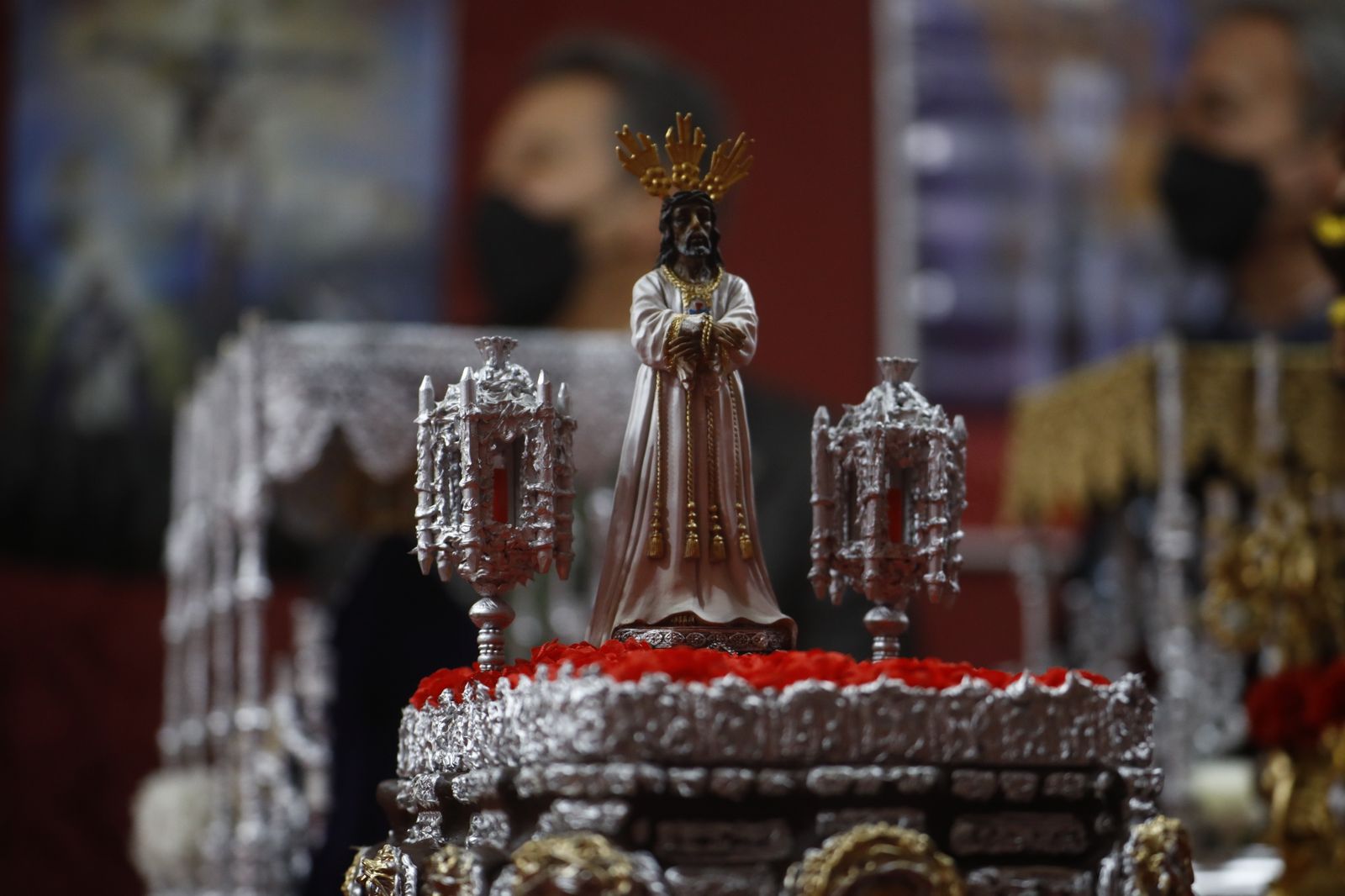 La exposición de pasos de Semana Santa en miniatura de la Asociación de Vecinos Nuestra Señora de Belén, en imágenes