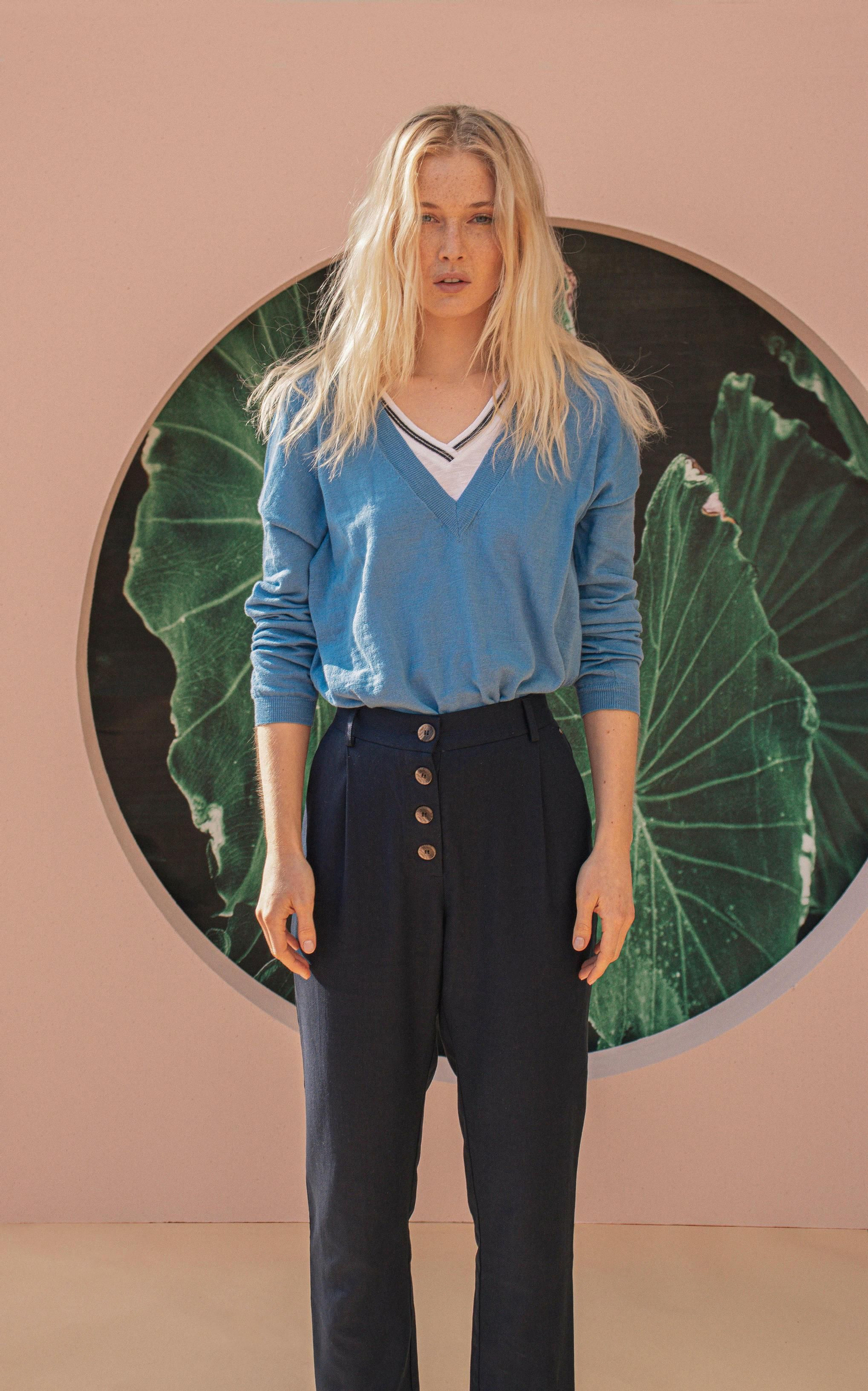 La nueva propuesta de Re | Love incluye sudaderas, punto, camisetas y pantalones fluidos.