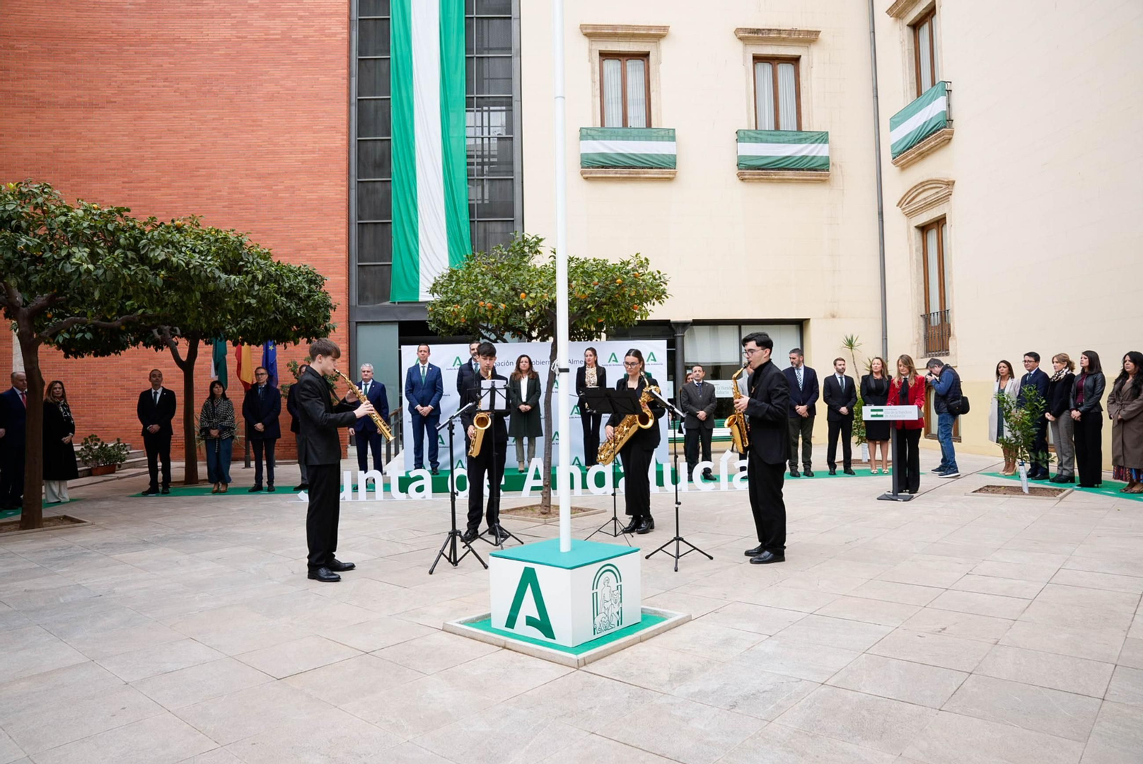 Así han sido las imágenes del día de la bandera en Almería