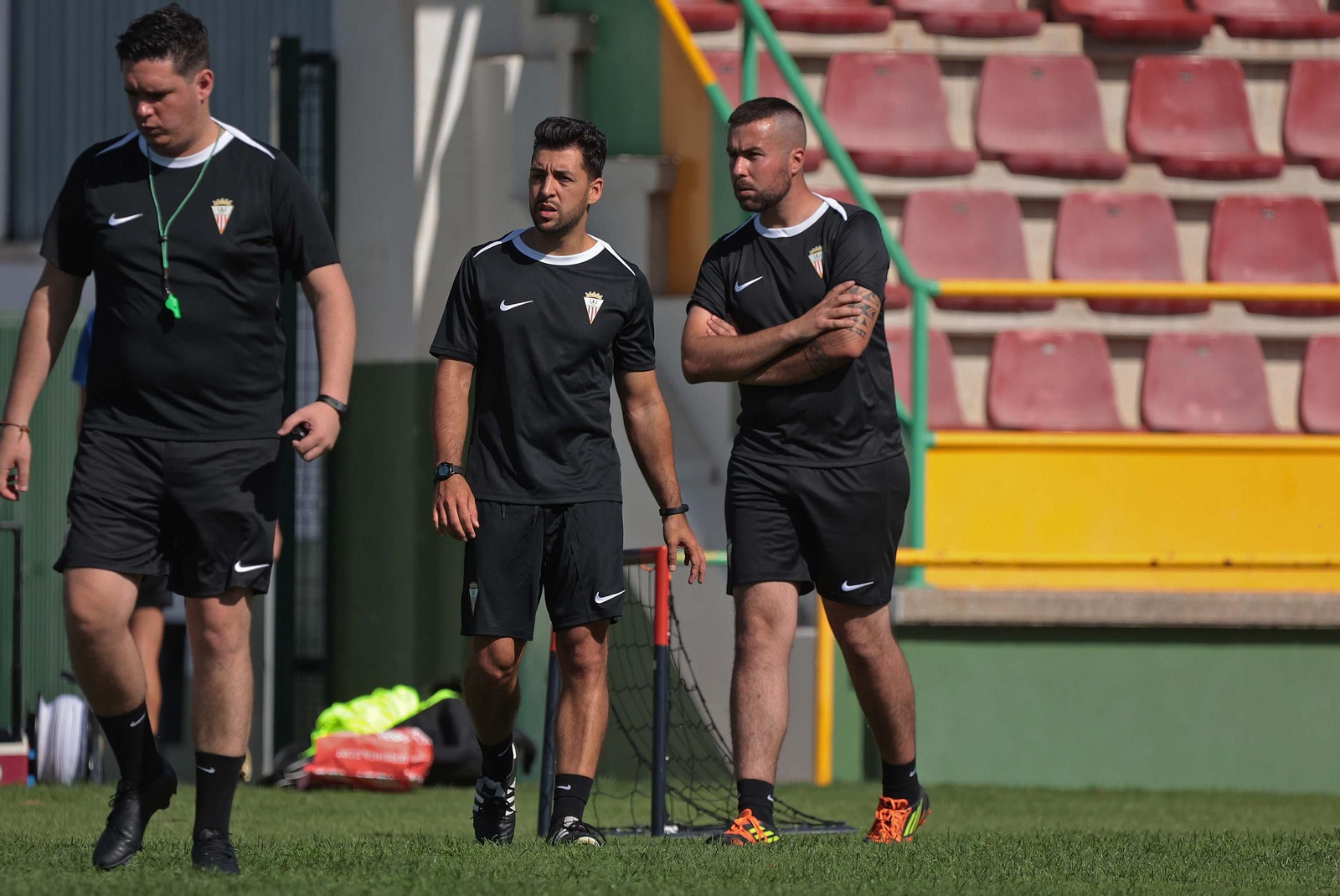 Fotos del primer entrenamiento del Algeciras CF de la pretemporada 2024/2025 en Los Barrios