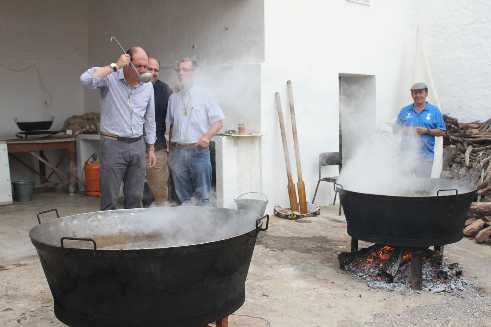 Salida procesional de la Virgen de los Santos en Alcalá