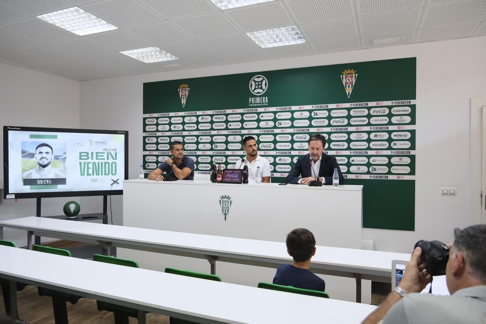 La presentación de Recio con el Córdoba CF, en imágenes