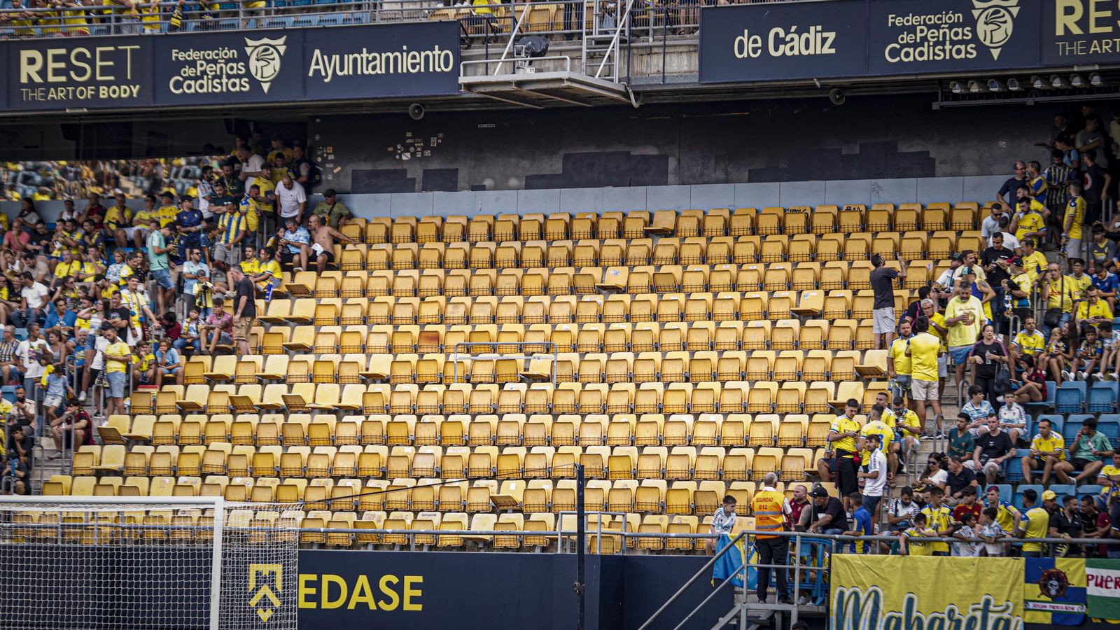Búscate entre las fotos del partido de fútbol Cádiz CF - CD Tenerife de la Liga Hypermotion