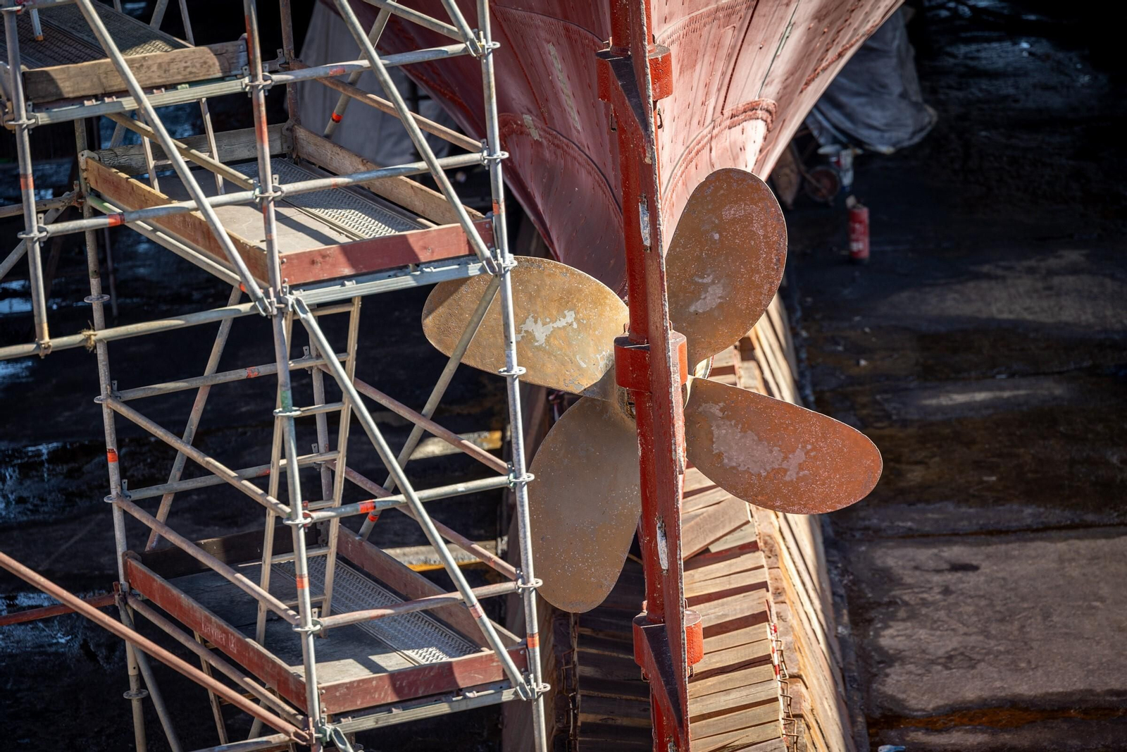 Armada: Las imágenes del 'Juan Sebastián de Elcano' de obras en Navantia San Fernando