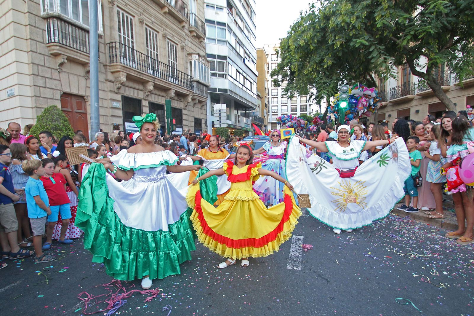 Fotogalería de la Batalla de Flores. Feria de Almería 2019