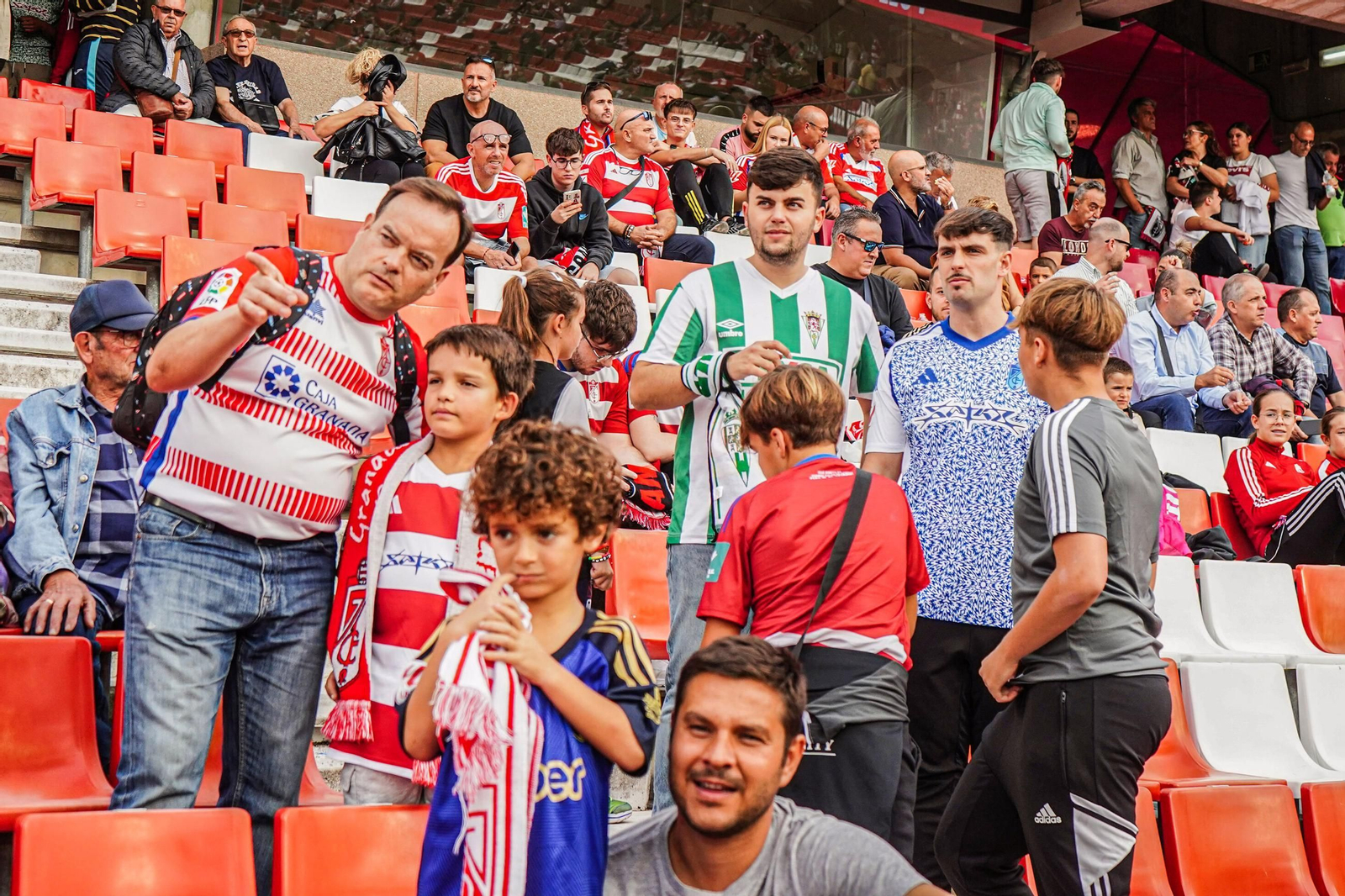 Las fotos del Granada - Córdoba CF en Los Cármenes