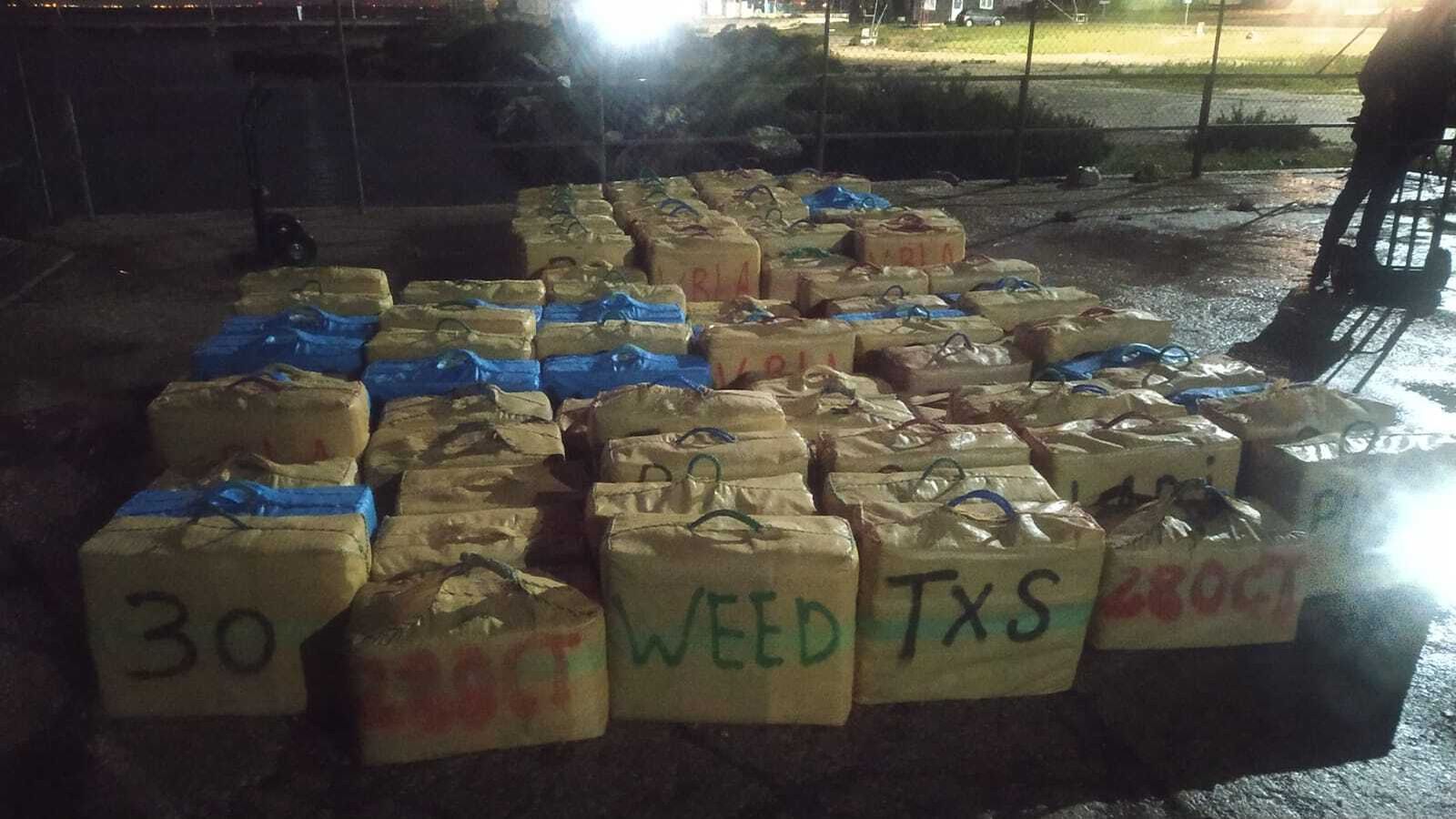 Los fardos incautados.