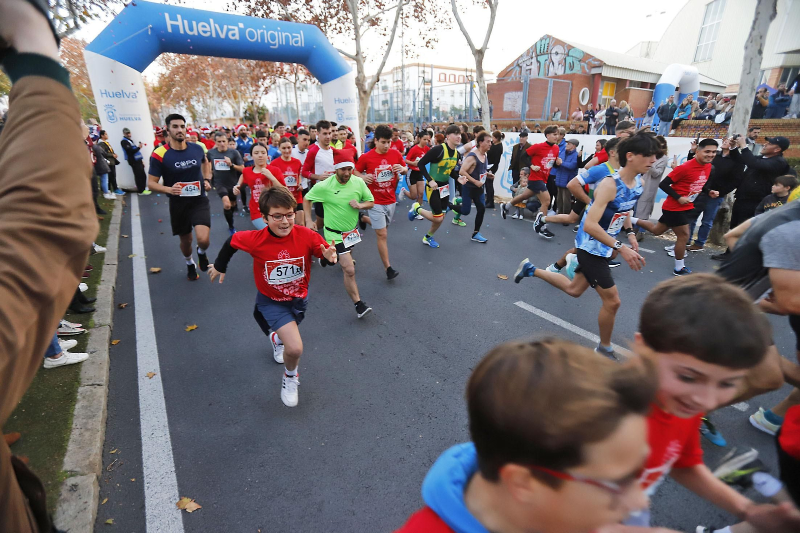 Imágenes de la XIII carrera de San Silvestre en Huelva