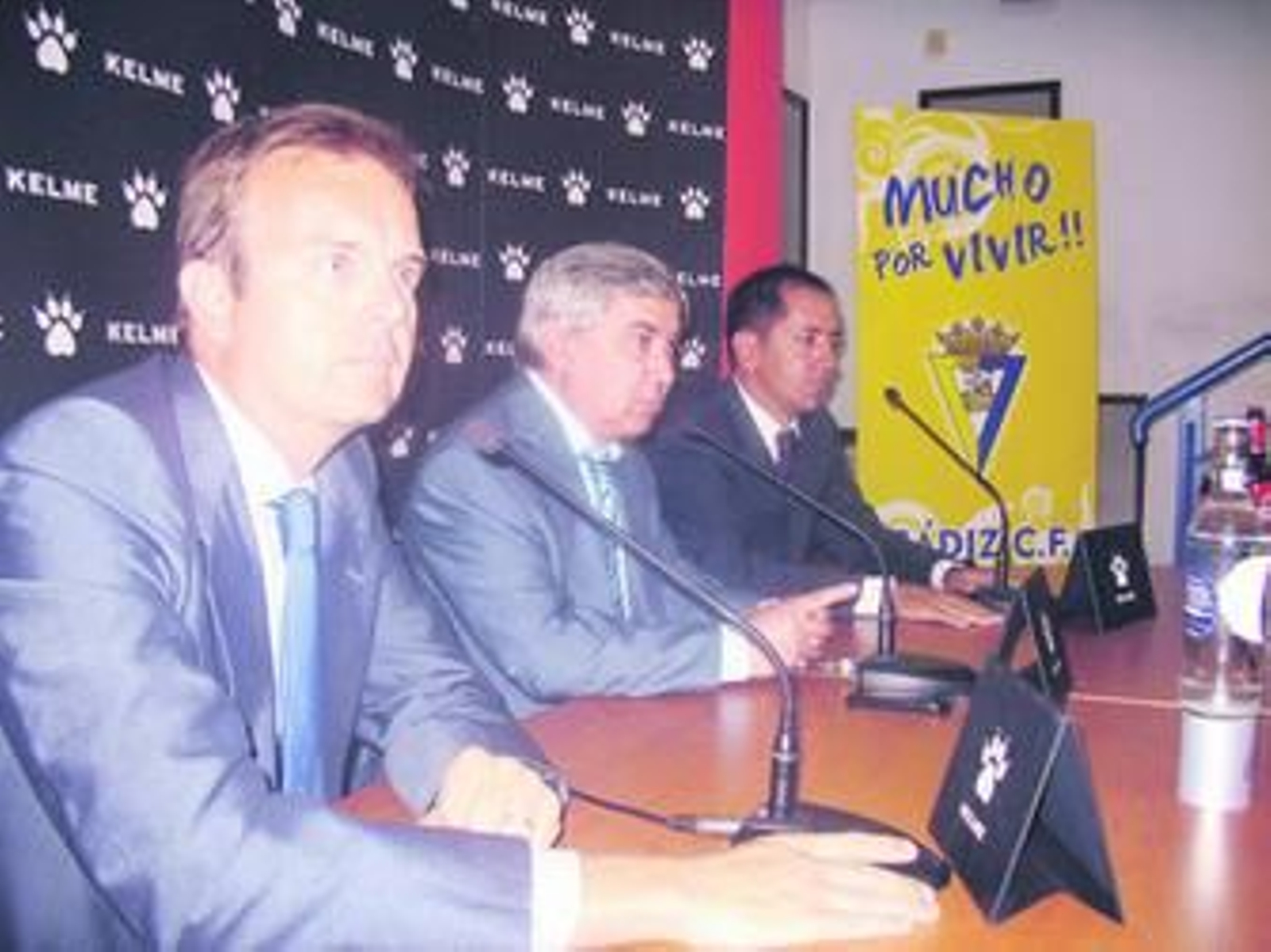 García Cobaleda, de Kelme (i), junto a Muñoz Vera y Muñoz Tapia.