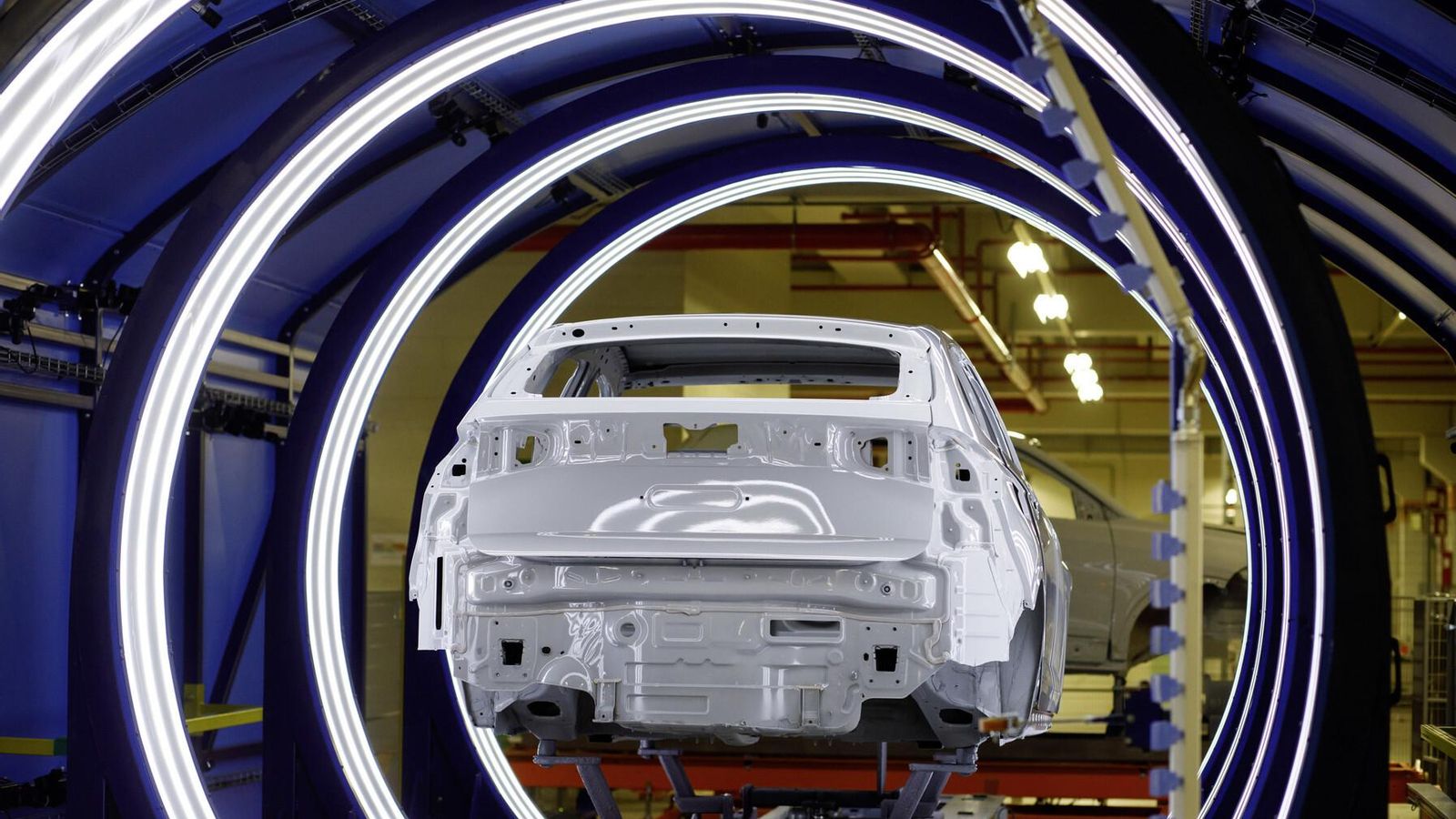 Volkswagen y Seat utilizarán fondos del PERTE VEC, entre otros proyectos, para poder producir coches eléctricos en sus plantas de Landaben y Martorell.