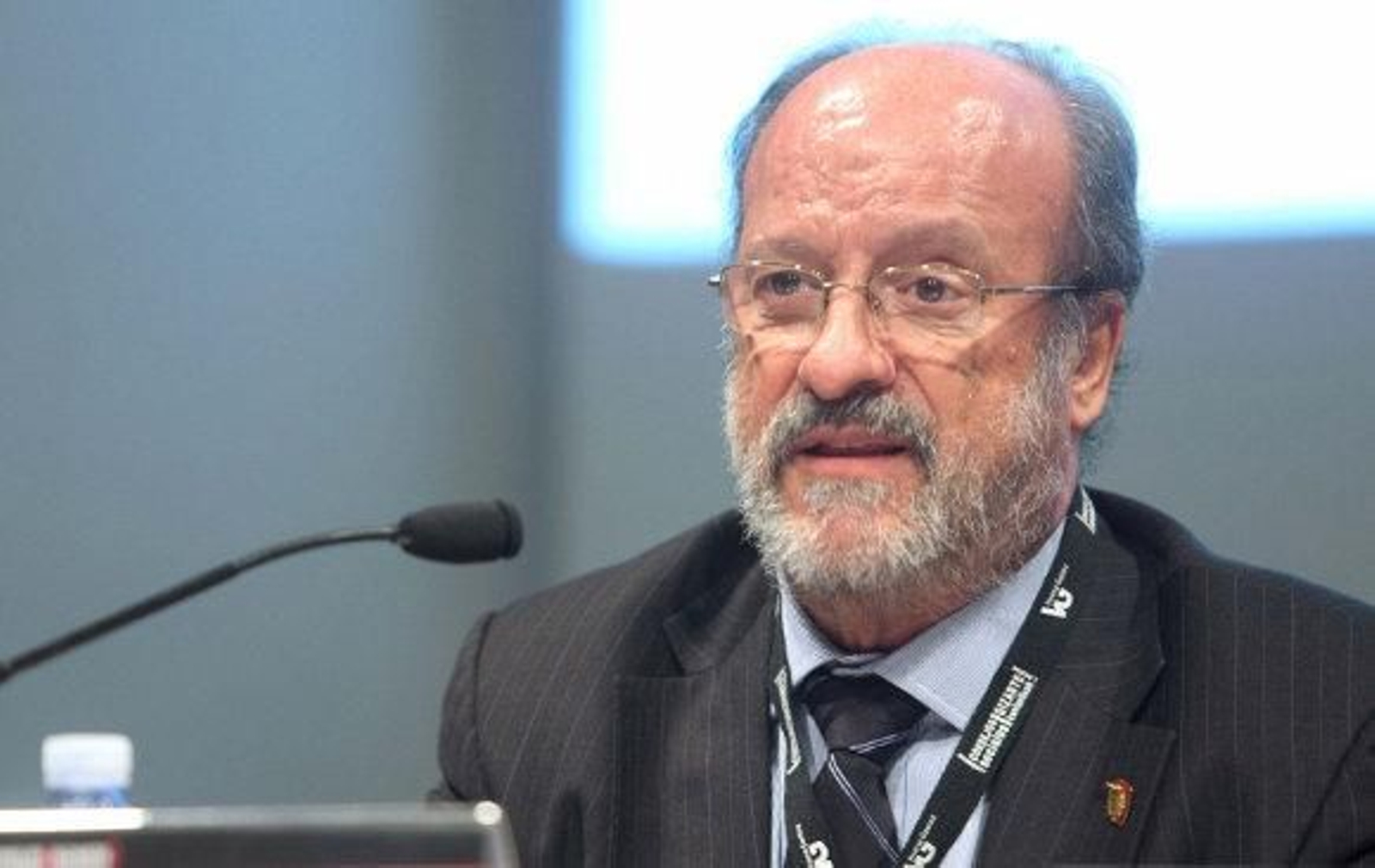 El alcalde de Valladolid compara con el nazismo la petición de Pajín de denunciar a los fumadores