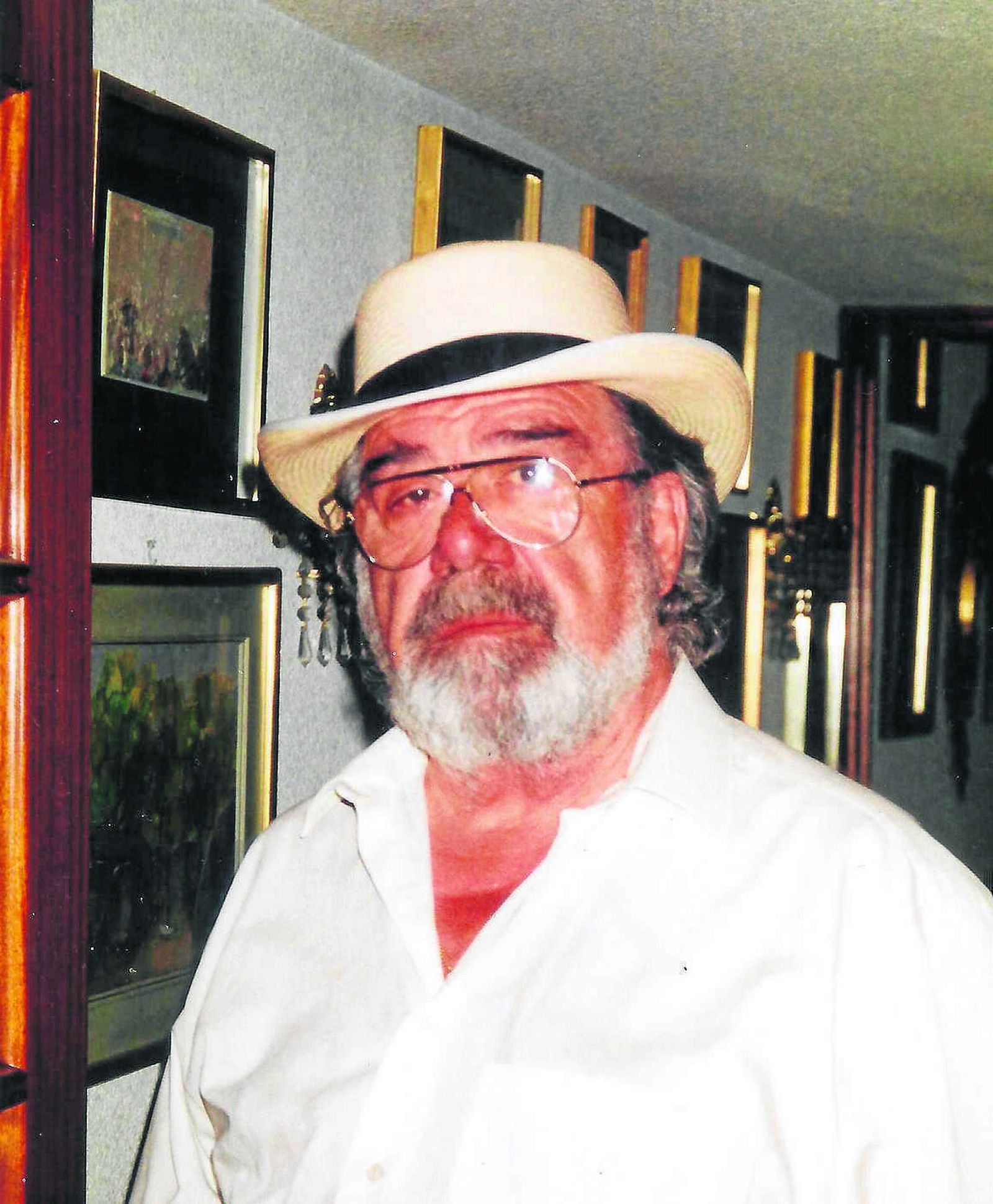 El poeta roteño Ángel García López.