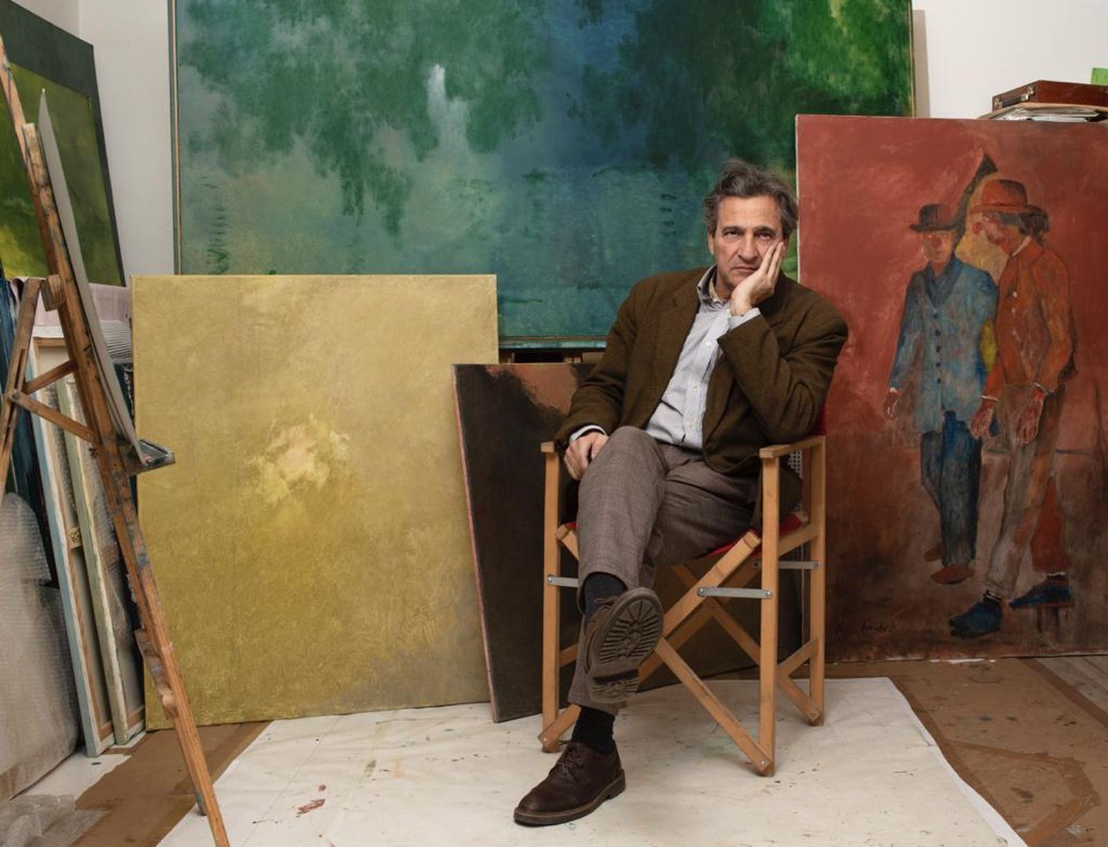 Pedro Fuentes posa delante de su óleo 'Estanque de aguas. Parque de María Luisa'.