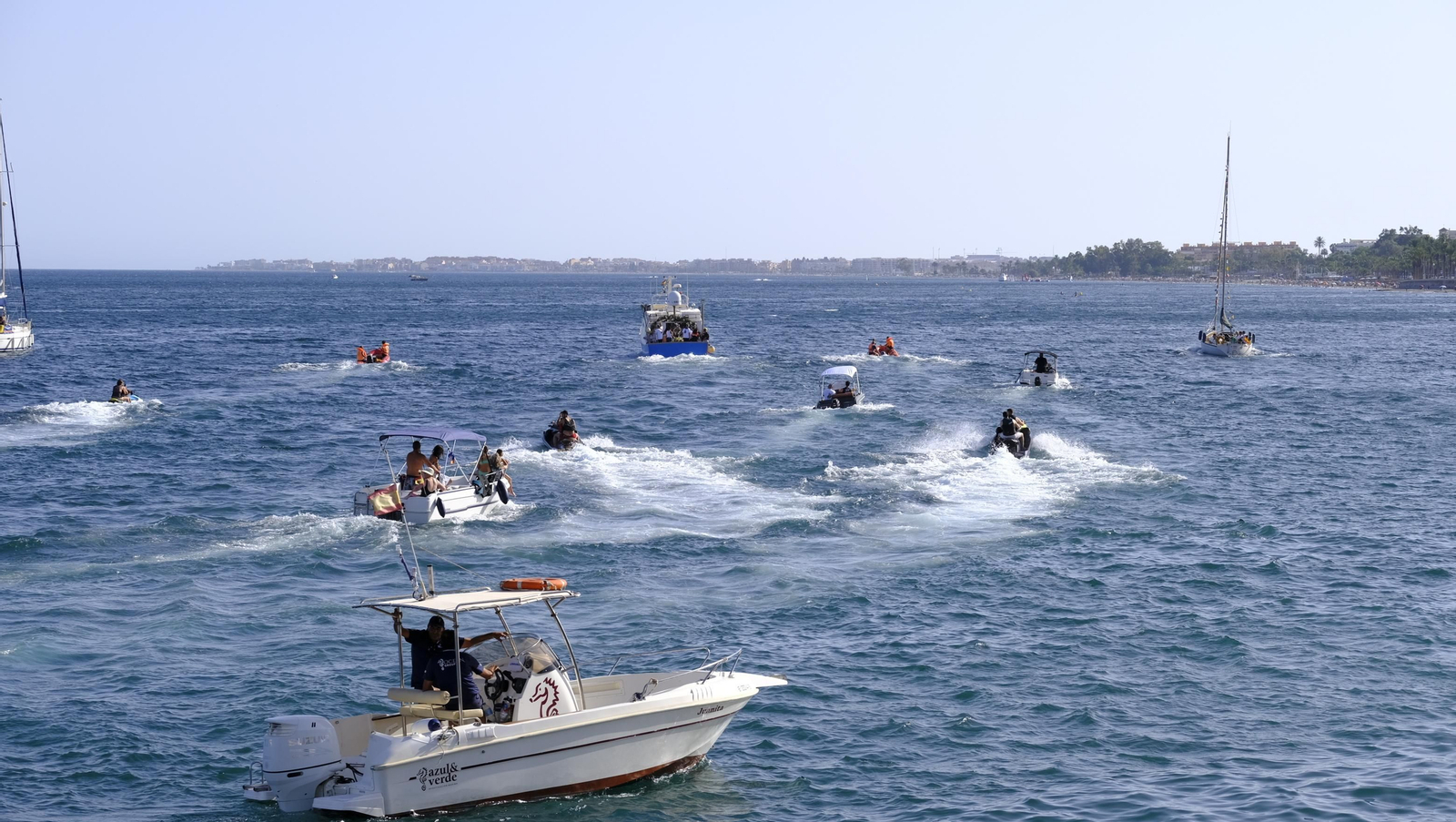 Procesión marinera  de la Virgen del Carmen en Aguadulce