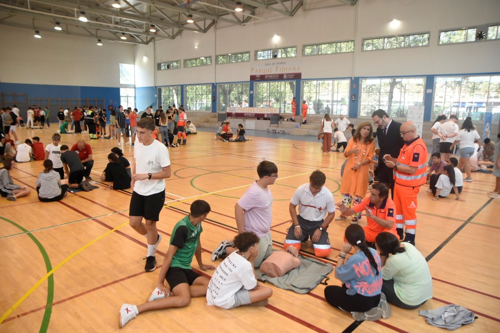 Las jornadas de formación en reanimación cardiopulmonar celebradas en el instituto Fidiana de Córdoba, en imágenes