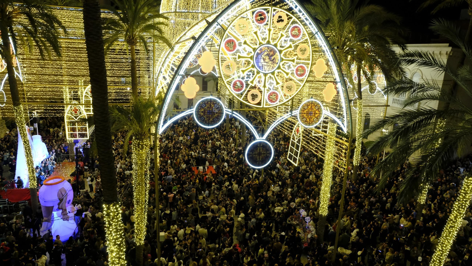 Las mejores imágenes del encendido navideño en Almería