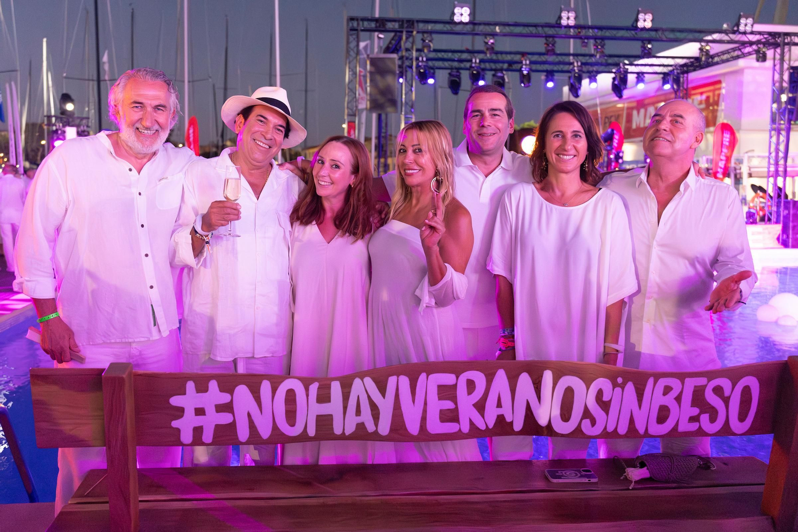 Búscate en el Cóctel de Blanco de la Copa del Rey Mapfre de vela