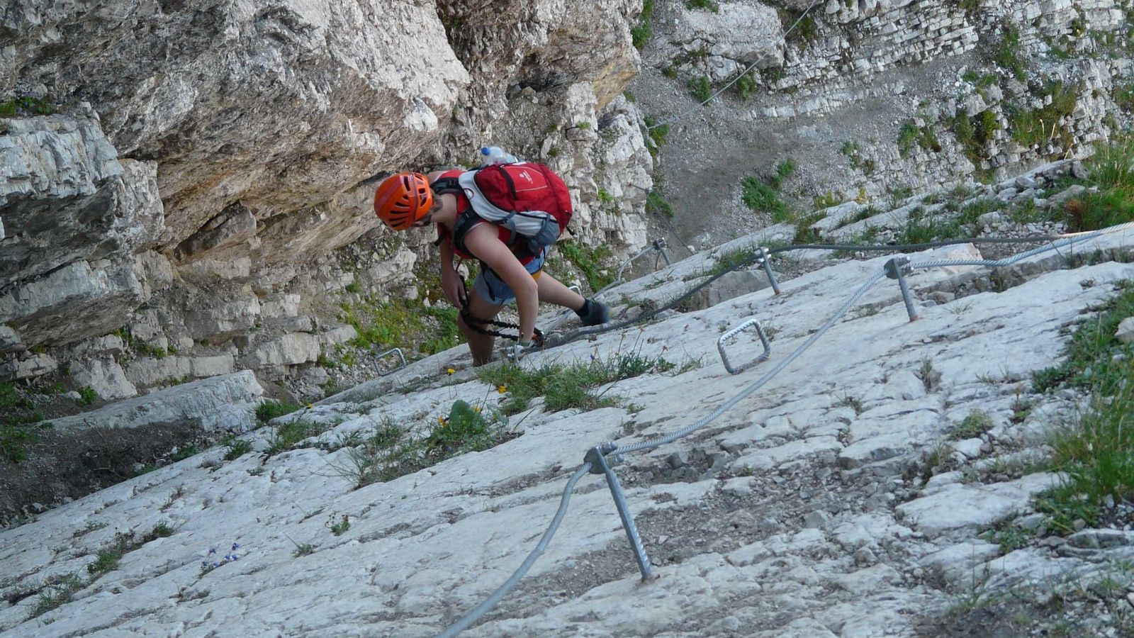 Cicloturismo, espeleología, escalada... Sierra Mágina te ofrece muchos deportes de aventura para que elijas tu favorito. Cicloturismo, espeleología, escalada... Sierra Mágina te ofrece muchos deportes de aventura para que elijas tu favorito.