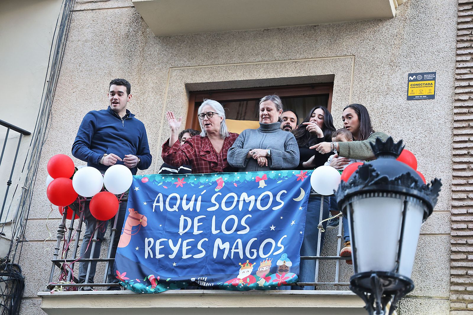 Las mejores fotografías de la salida y recorrido de la cabalgata de Reyes Magos 2026