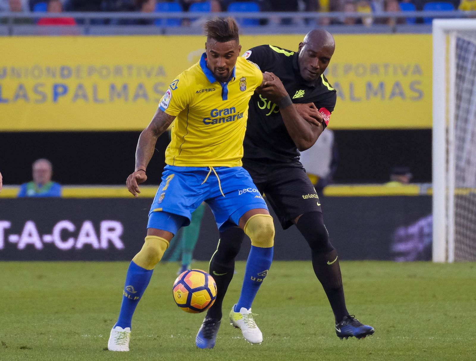 Kevin-Prince Boateng y Babin.