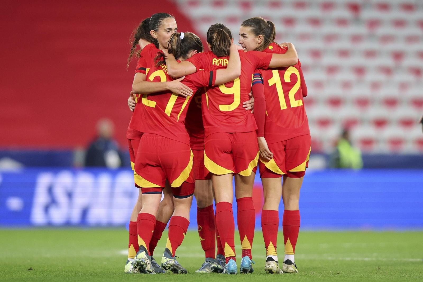 Las fotos de la exhibición de España femenina en Francia