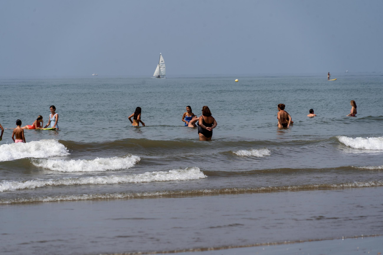 El ambiente de las playas de Huelva el domingo 24 de agosto
