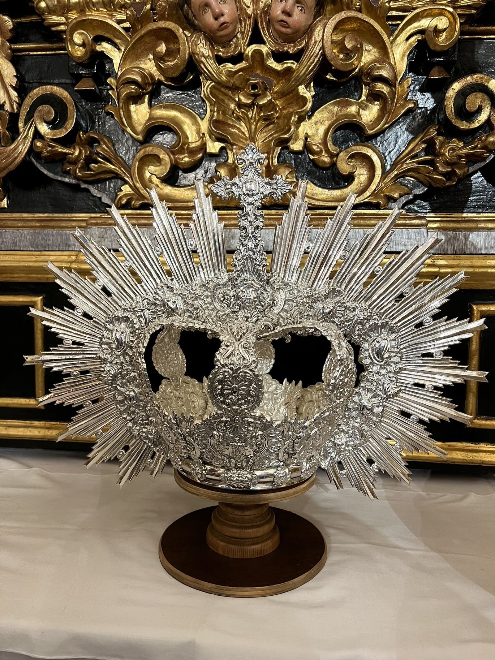 La corona presentada este miércoles