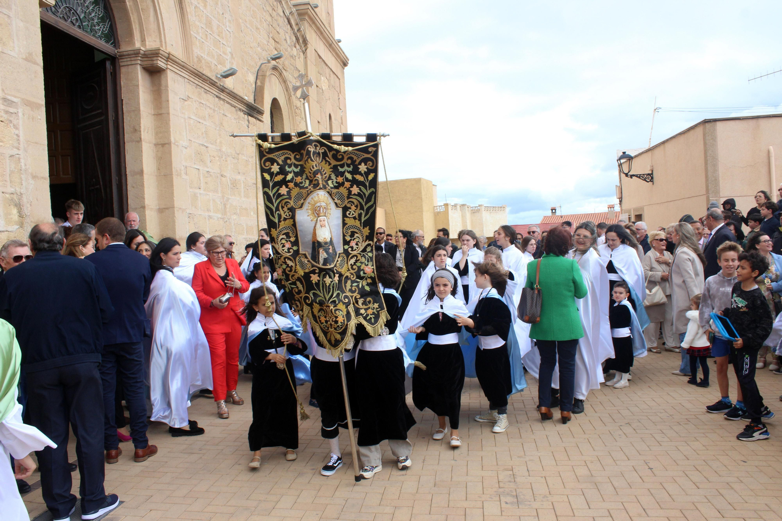 Las imágenes del Domingo de Resurrección en Turre: carreras de San Juan