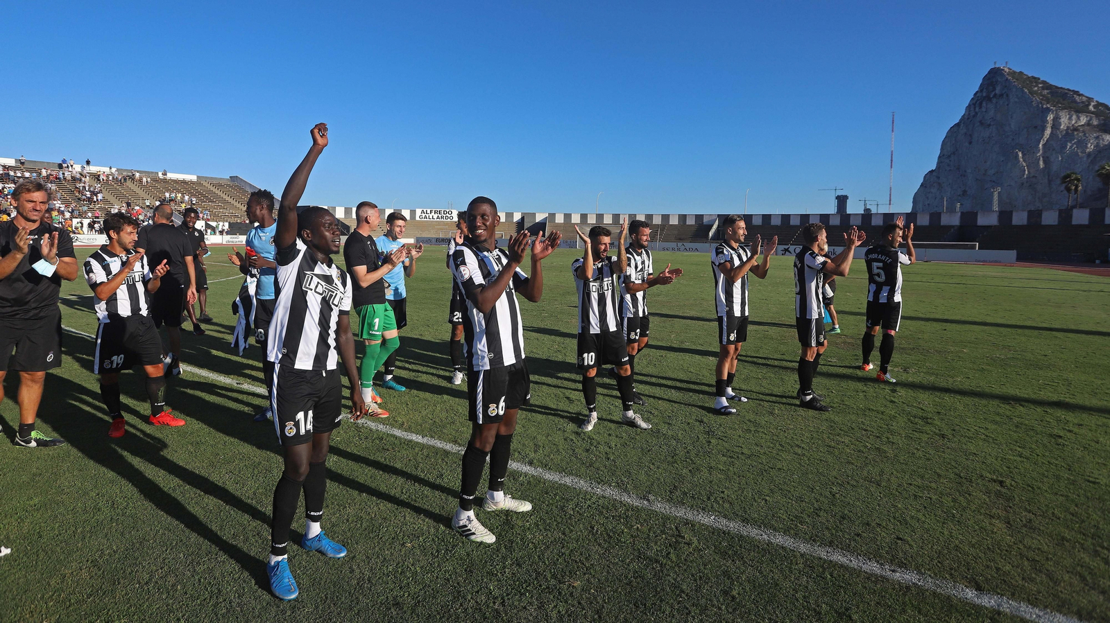 Las mejores fotos del Balona - Real Madrid Castilla en La Línea