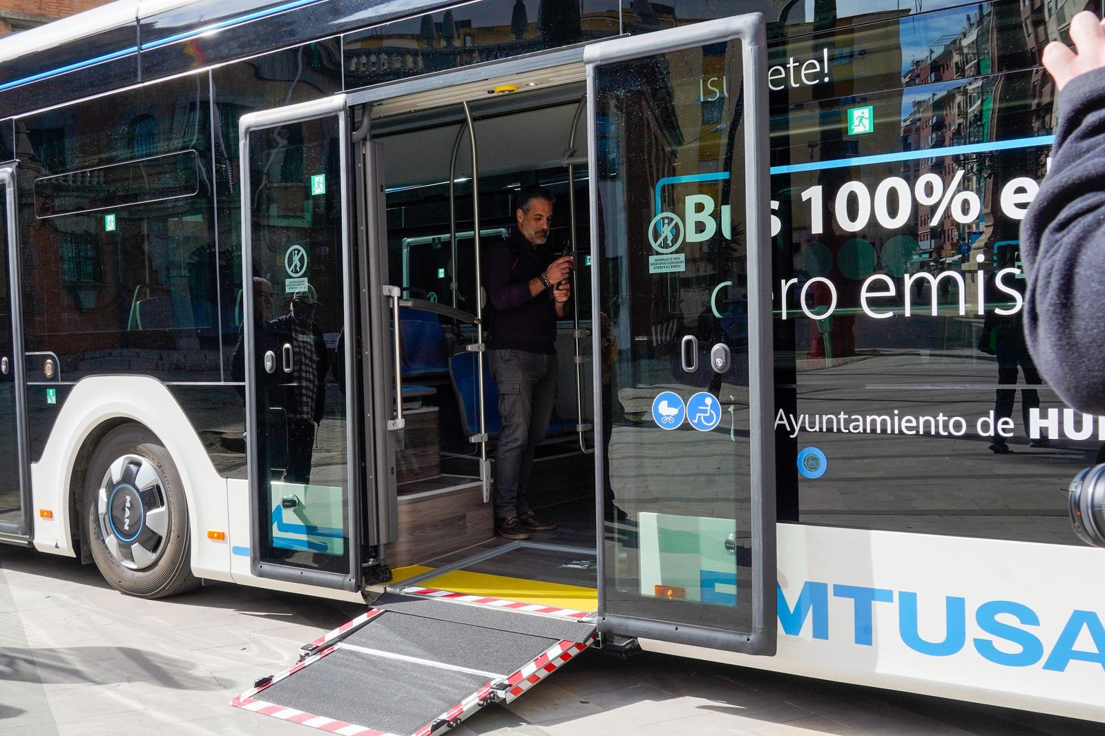 Imágenes de la presentación de los nuevos autobuses eléctricos