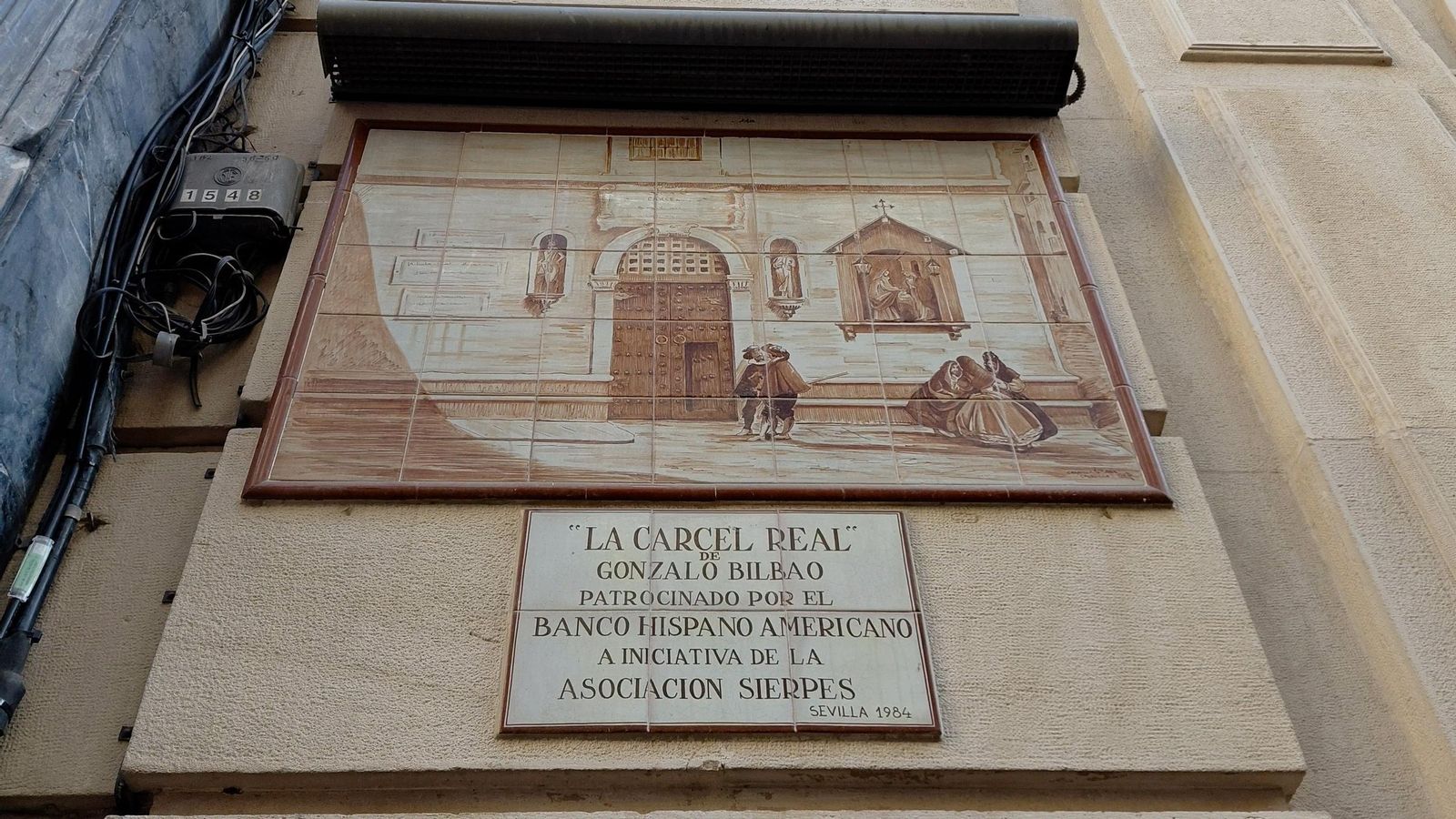 Placa comemorativa del lugar donde se situaba la Cárcel Real