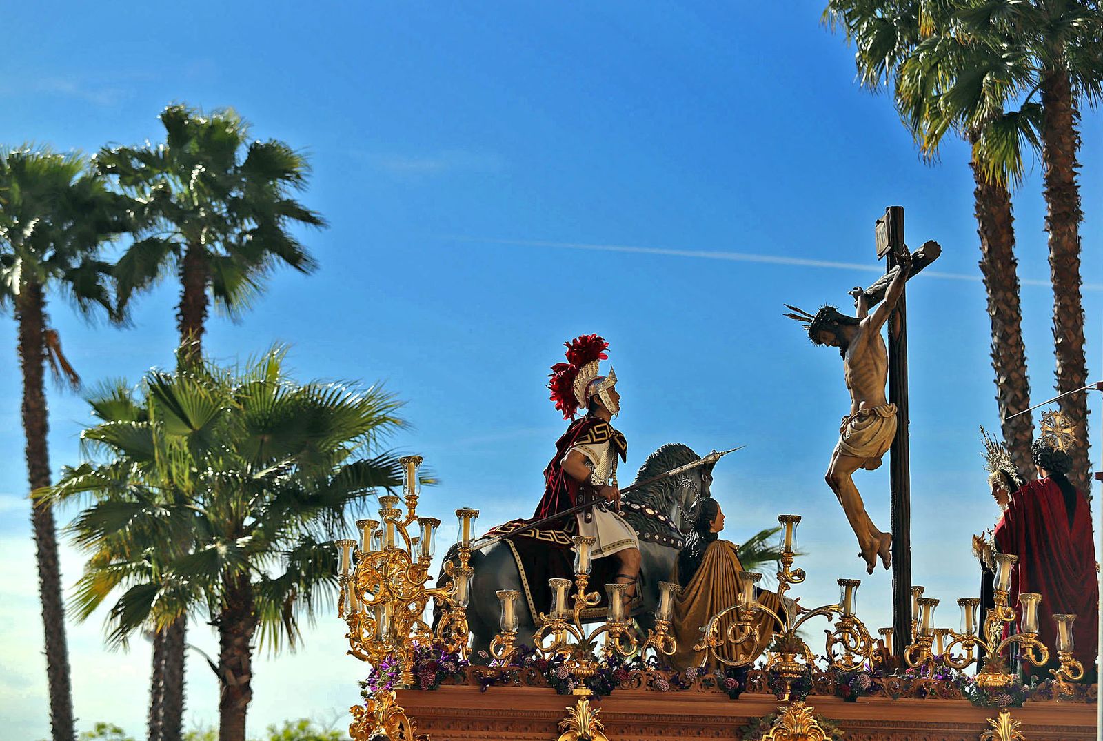 Imágenes de la procesión de la hermandad de la Lanzada de Huelva