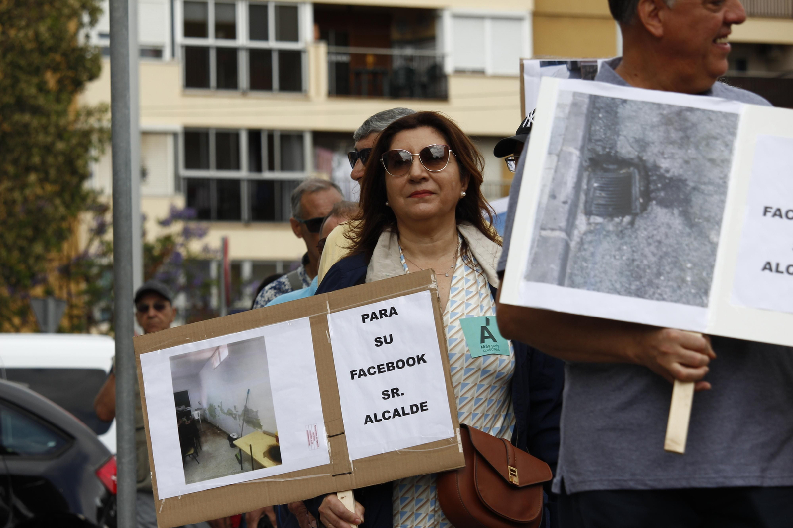 Fotos de la Manifestación de los vecinos de La Bajadilla.