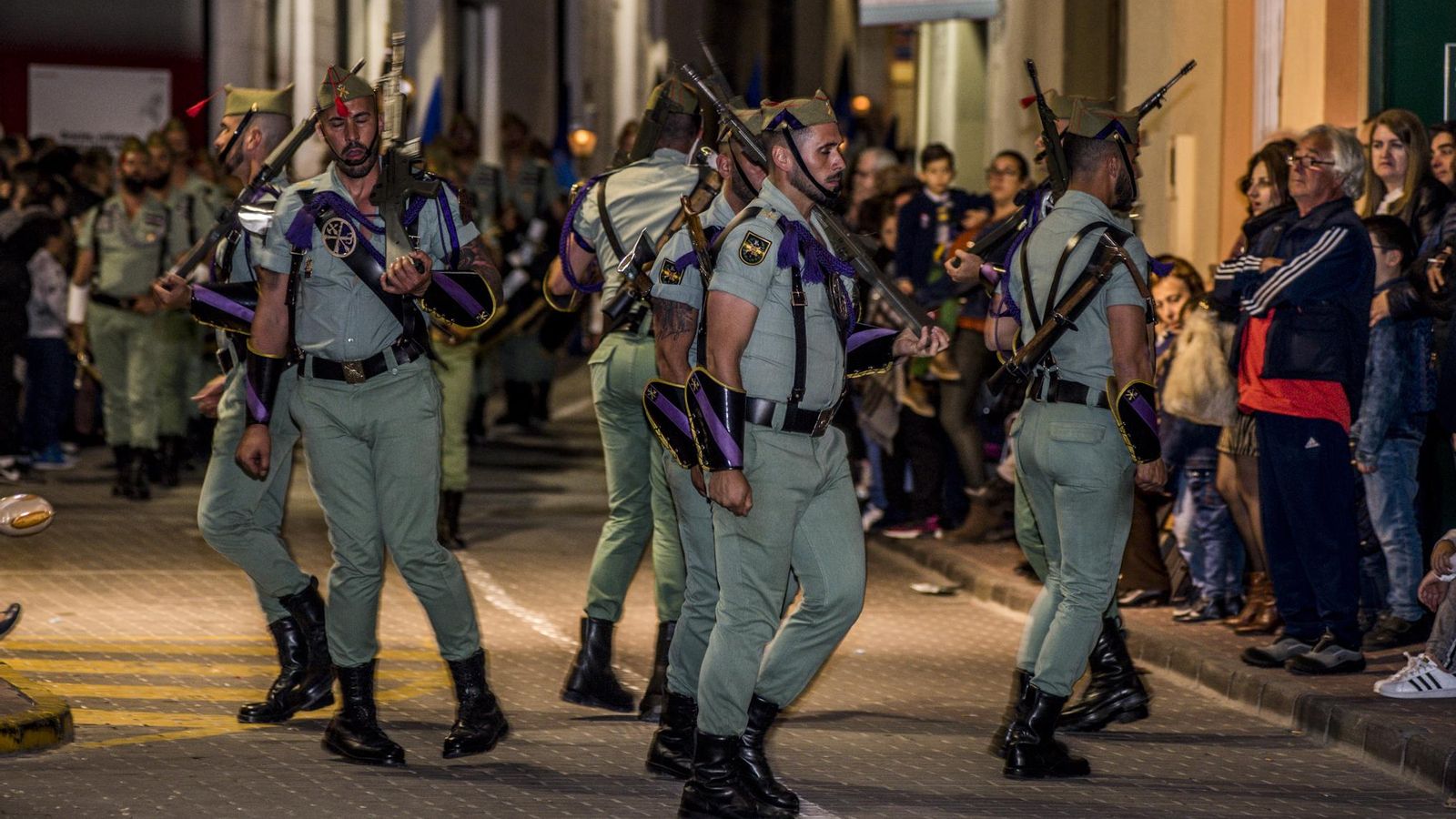 La Legión en Cuevas.
