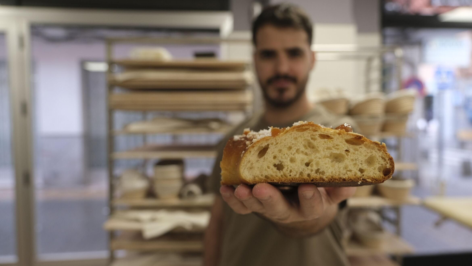 Vea cómo hacen el pan en la Panadería 'La Pelina'
