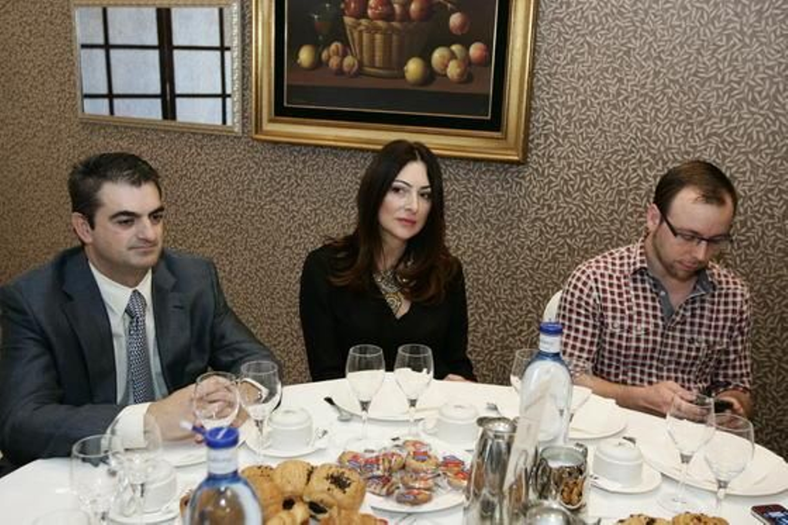 En la mesa Diario de Jerez, José Vicente Colomina, director de Aqualia, Esther García, de la constructora FCC, y el periodista de Faustino González, de Europa Press

Foto: Rafael G. / Javier Alonso