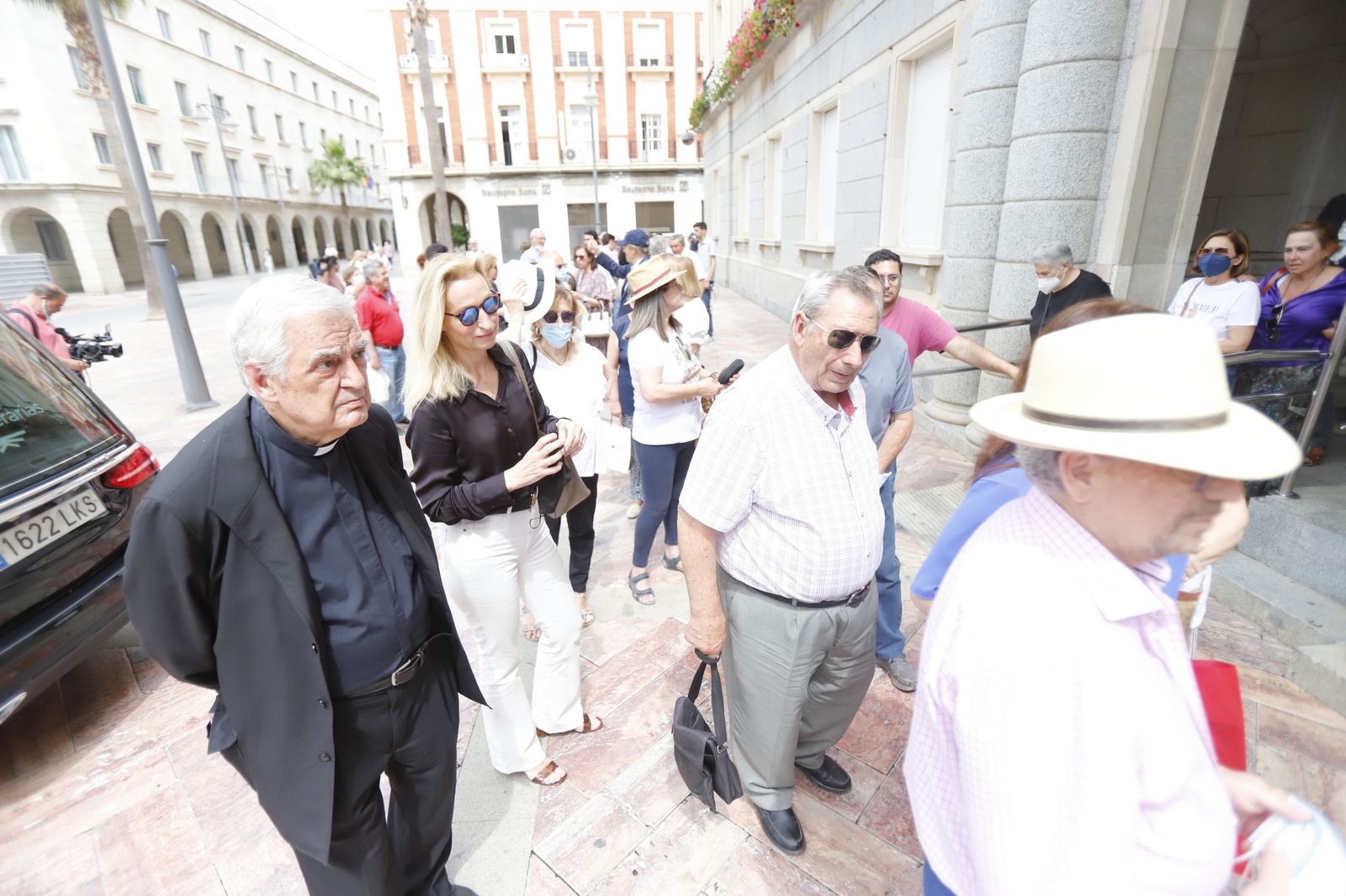 Imágenes de la capilla ardiente de Miguel Báez Espuny 'Litri' en la mañana del viernes