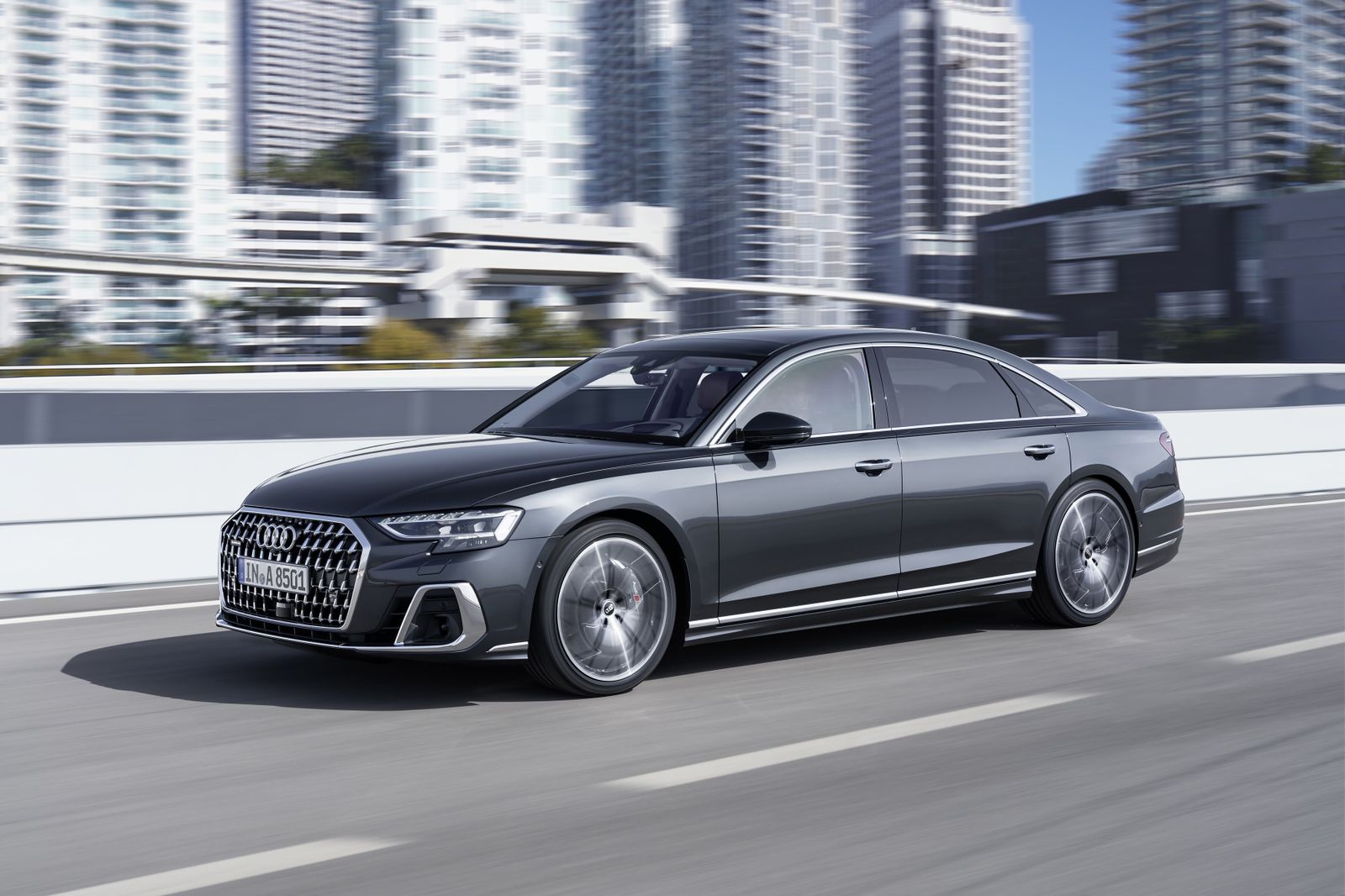 Audi pone al día al A8, un buque insignia con un nuevo diseño y más tecnología
