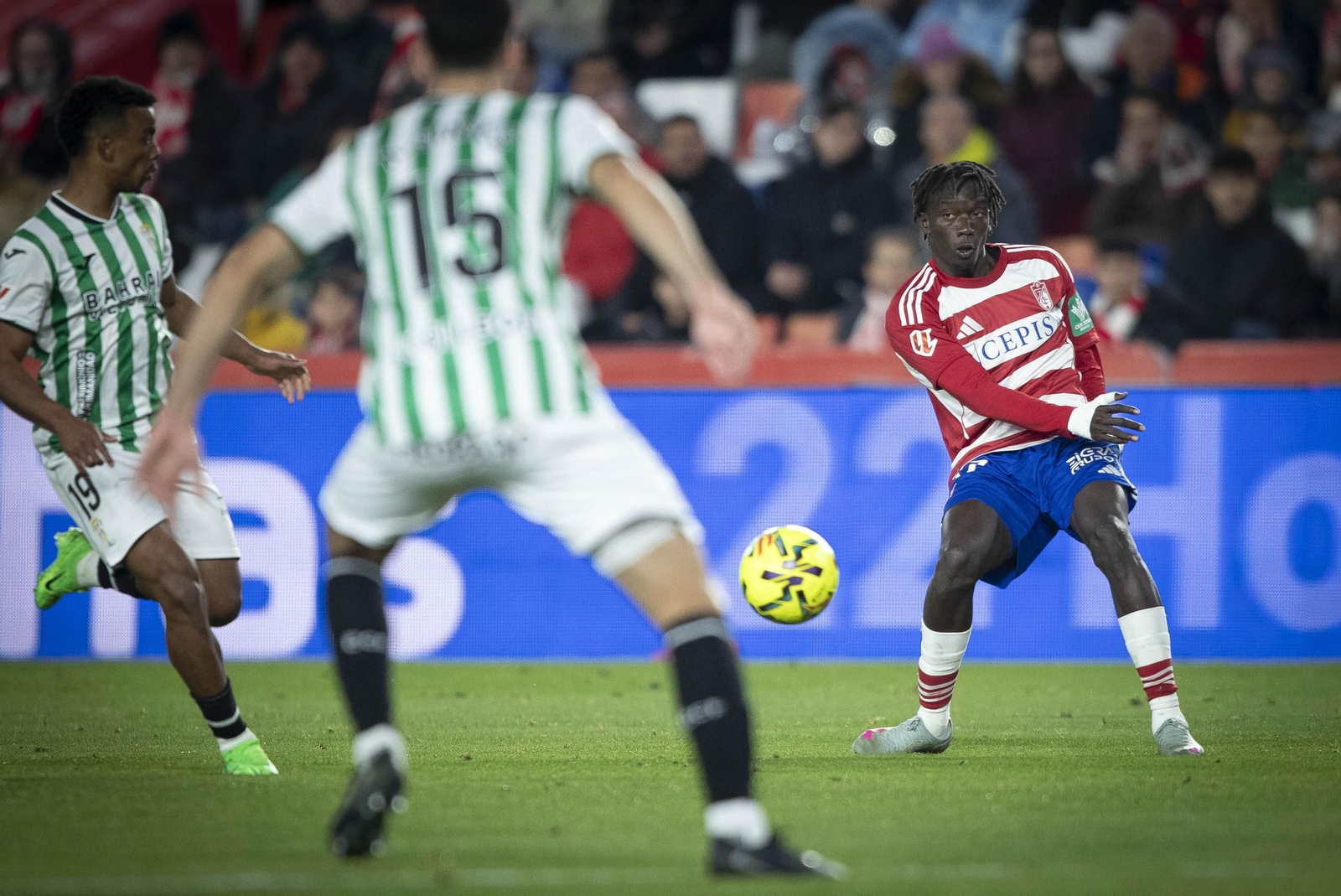 Faye en el duelo ante el Córdoba.
