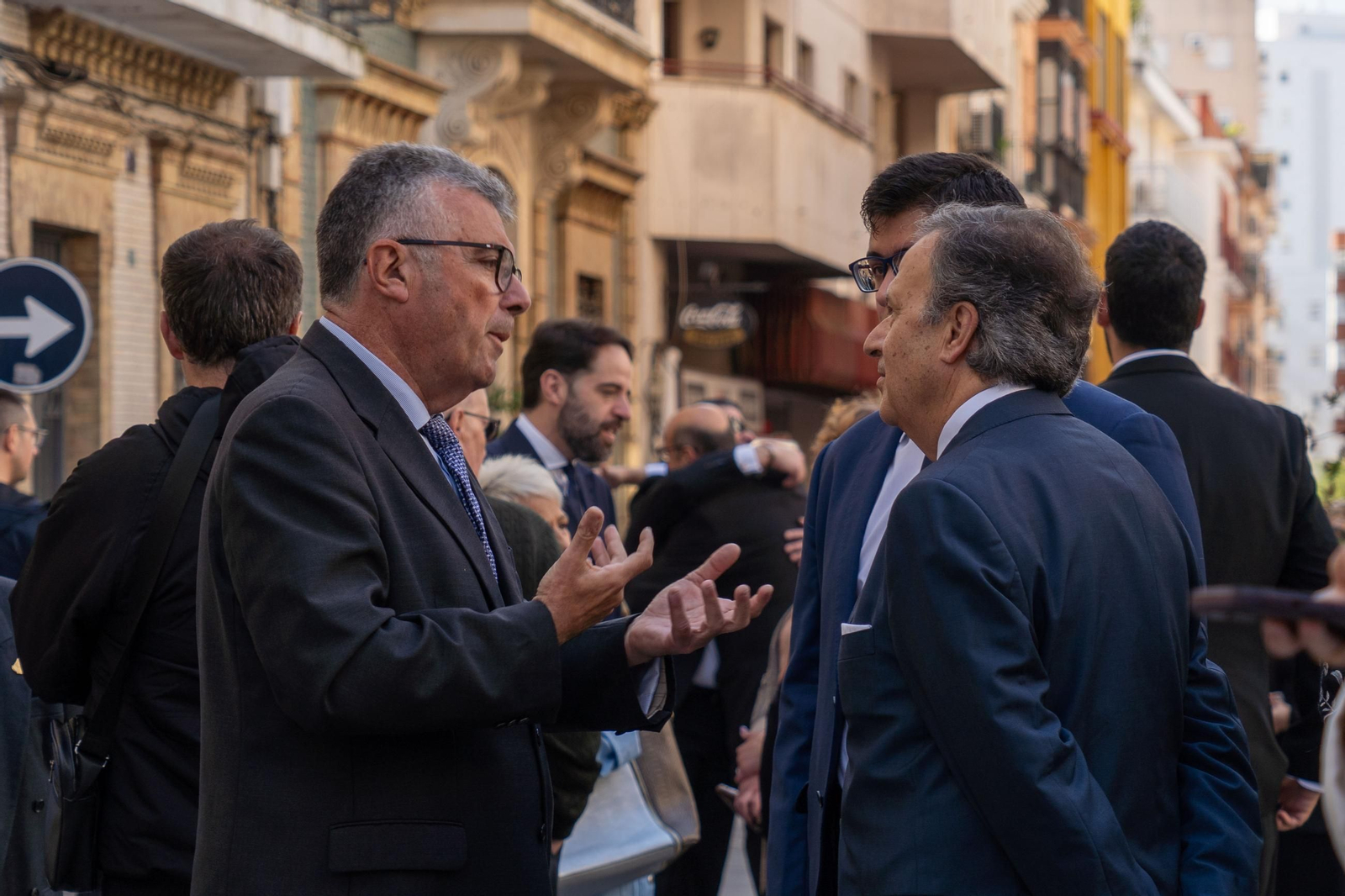 Imágenes del ambiente en el Pregón de la Semana Santa de Huelva 2025