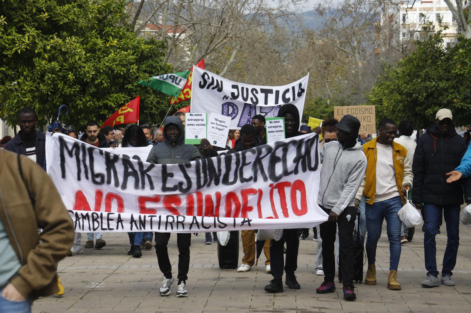 La manifestación antirracista por los derechos de las personas migrantes de Córdoba, en imágenes