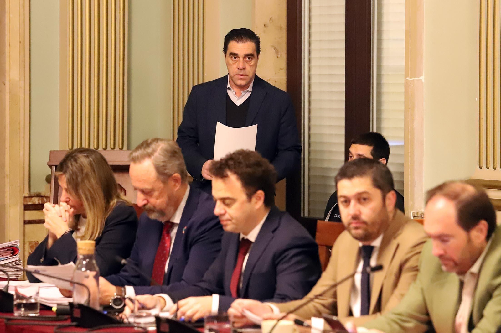 Imágenes del pleno del Ayuntamiento de Huelva