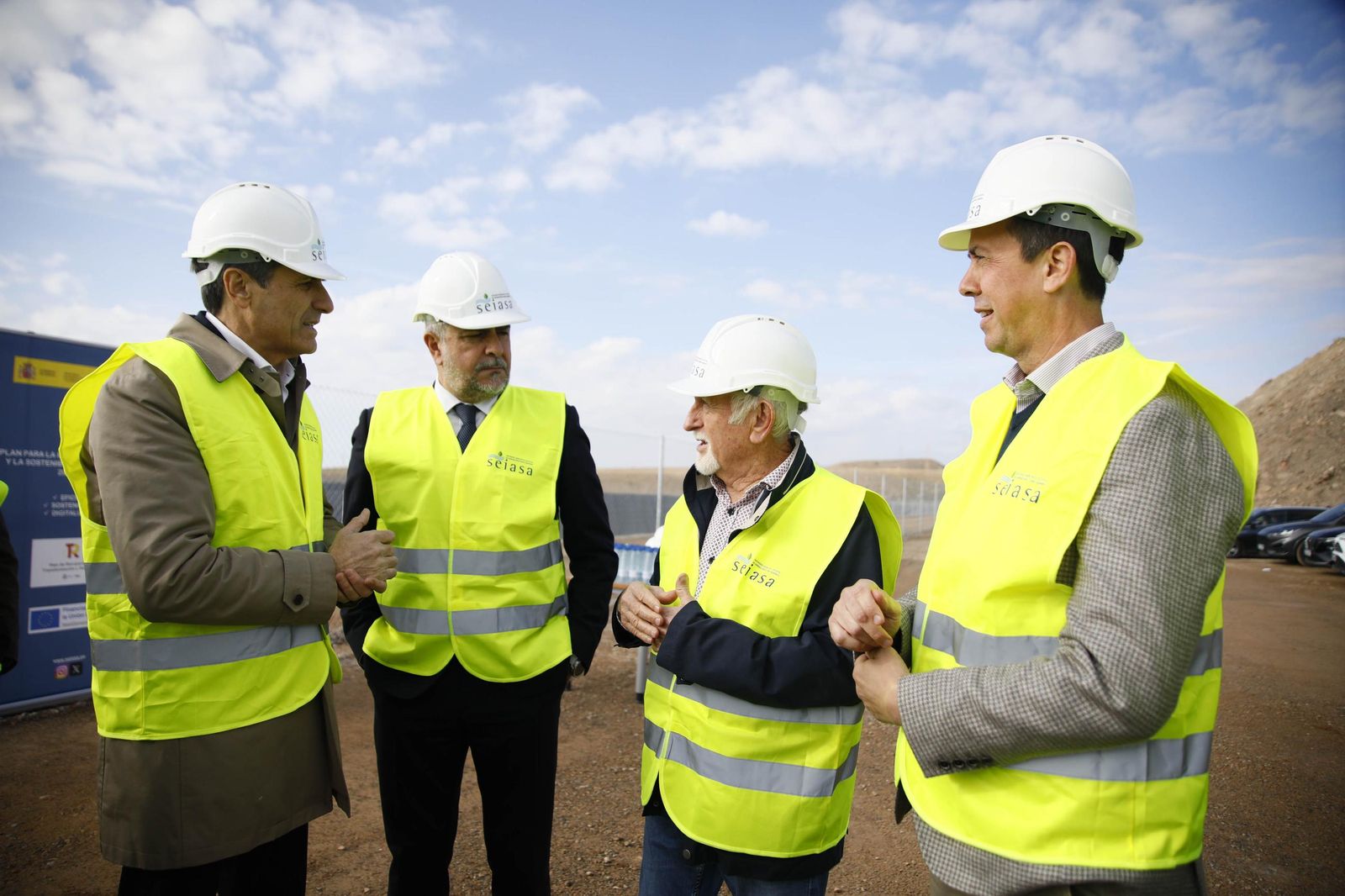 María Jesús Montero visita las obras de la balsa general de regulación de la Comarca de Usuarios Aguas de Níjar, en imágenes